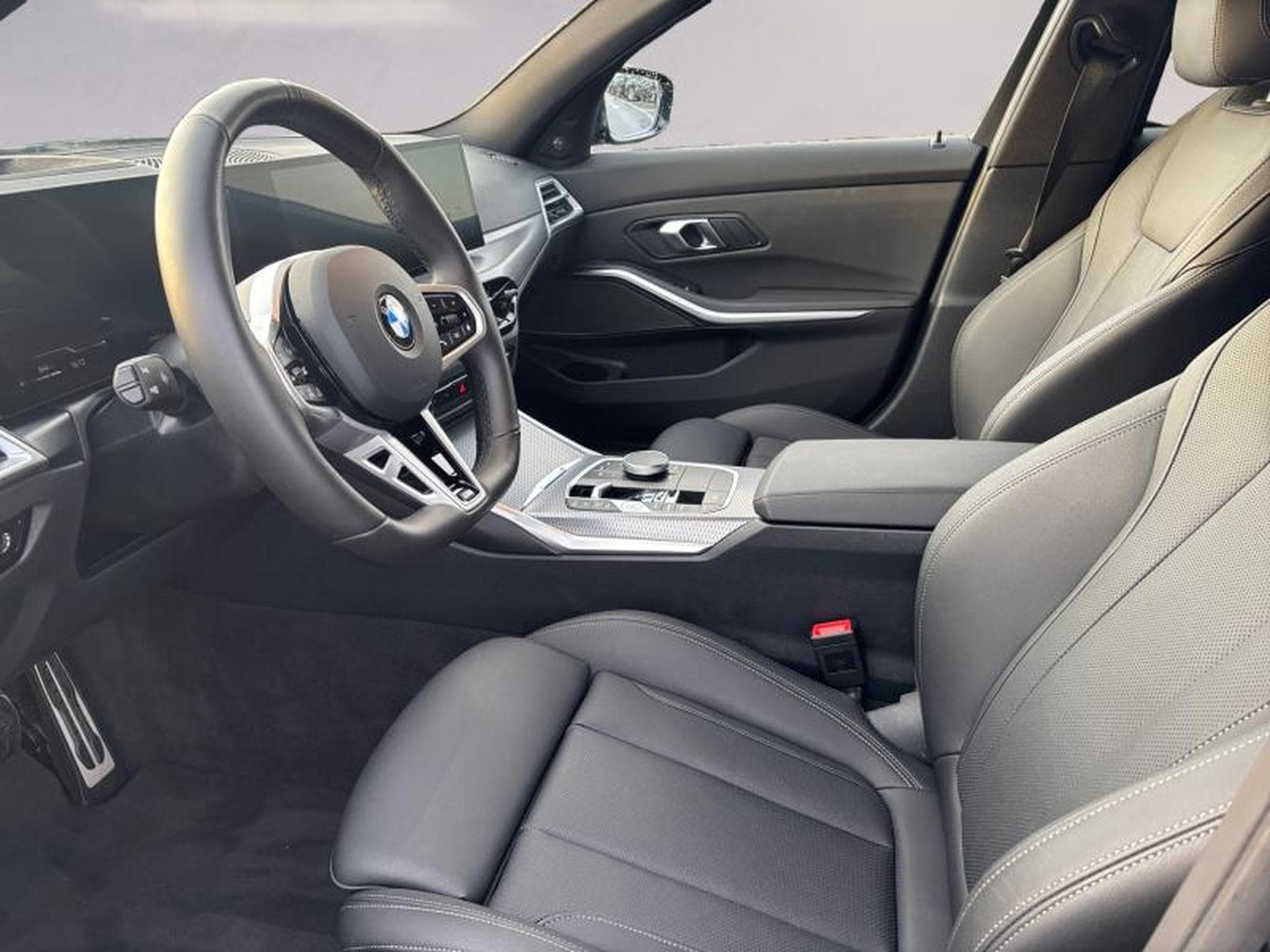 BMW 318 318i Touring Kit M Sport (2025) - Photo 9