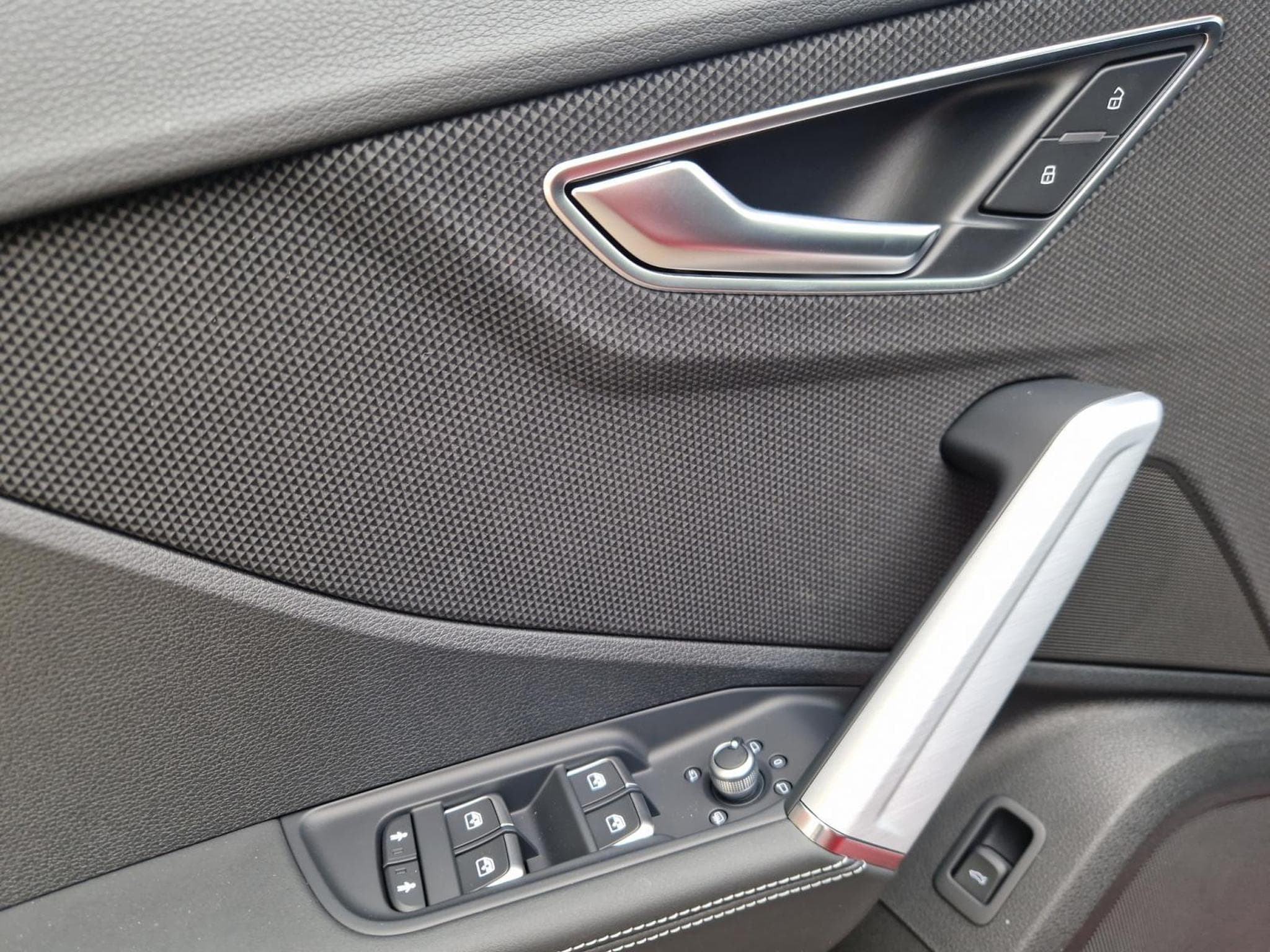 Audi Q2 S line (2025) - Photo 14