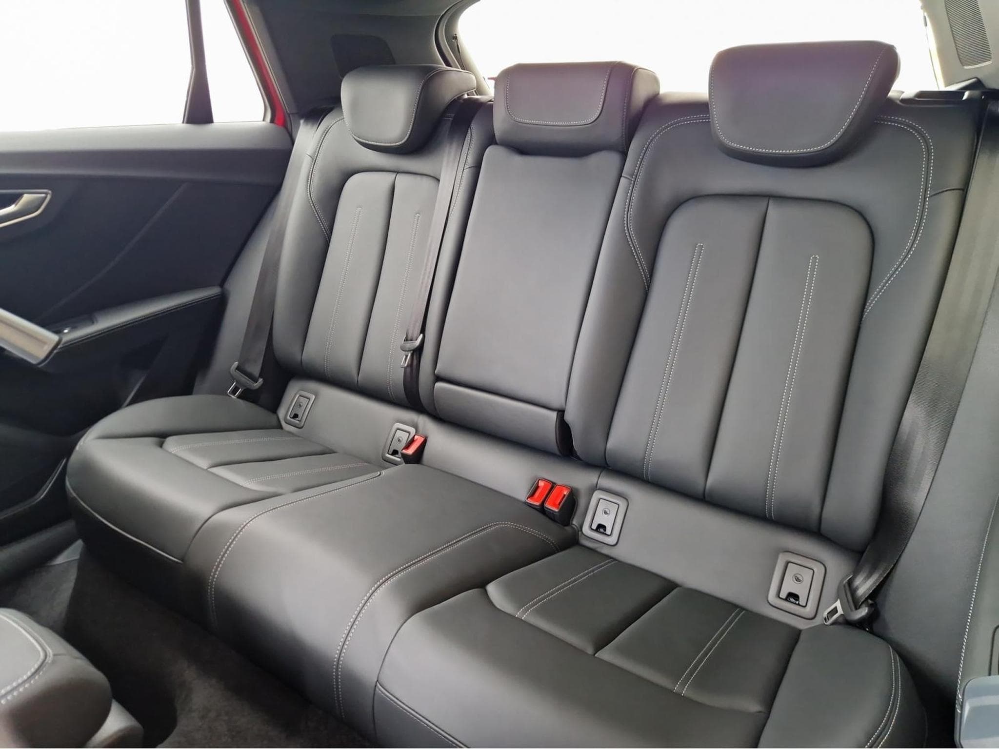 Audi Q2 S line (2025) - Photo 16