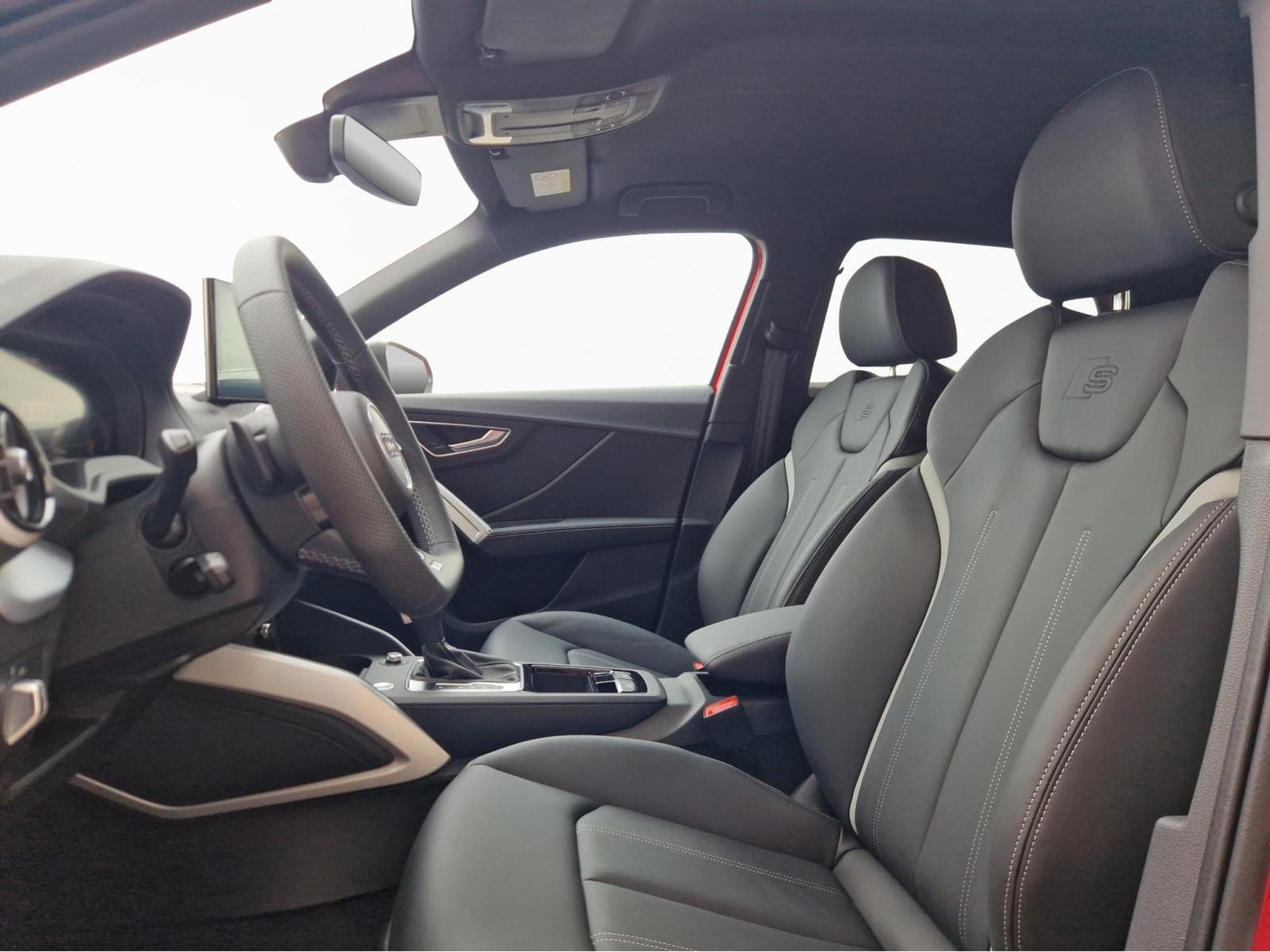 Audi Q2 S line (2025) - Photo 8