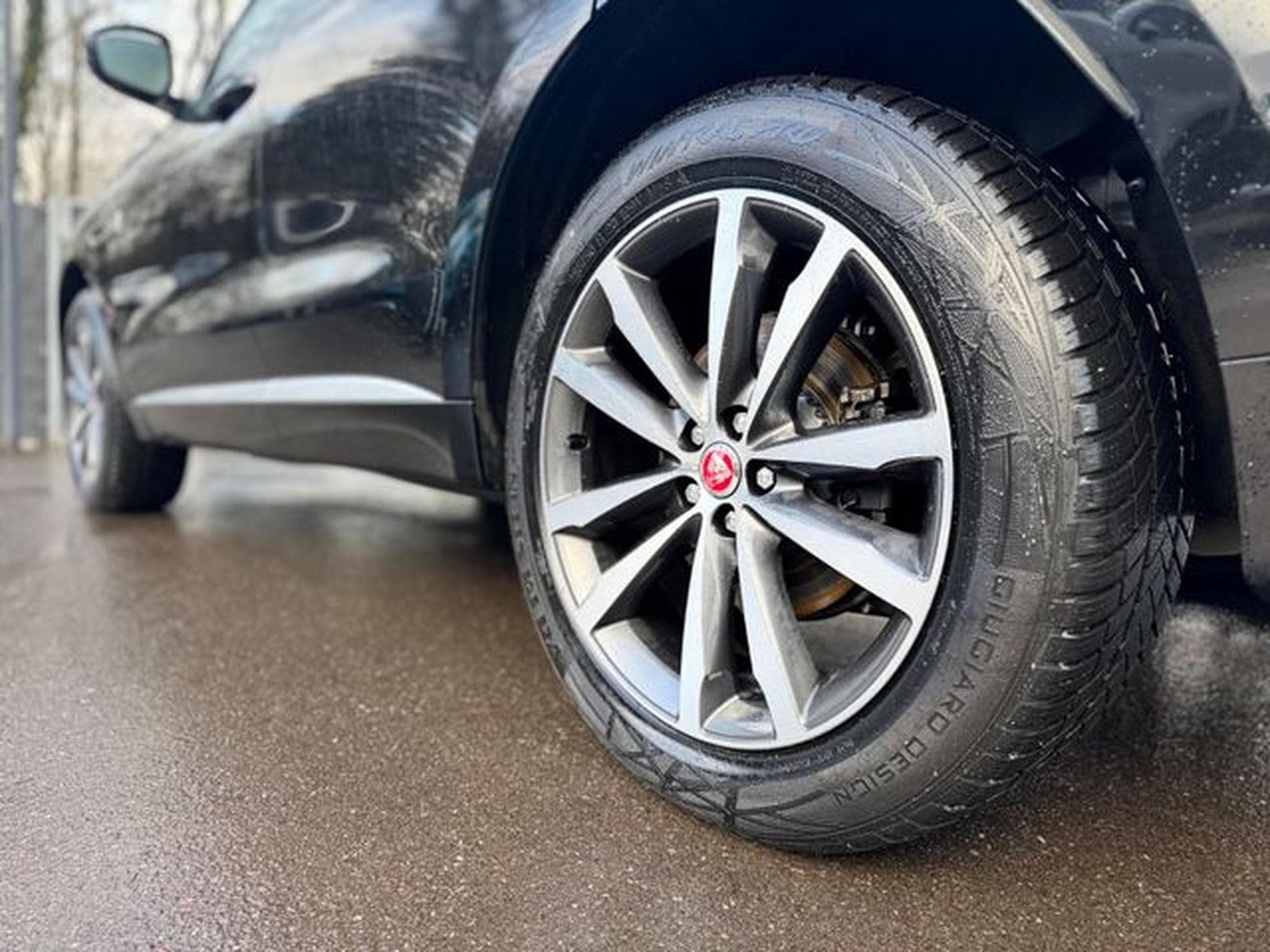 Jaguar F-Pace F-PACE R-DYNAMIC AWD*AUT*1.HD*PANO*LED*EL.AHK* (2023) - Foto 13