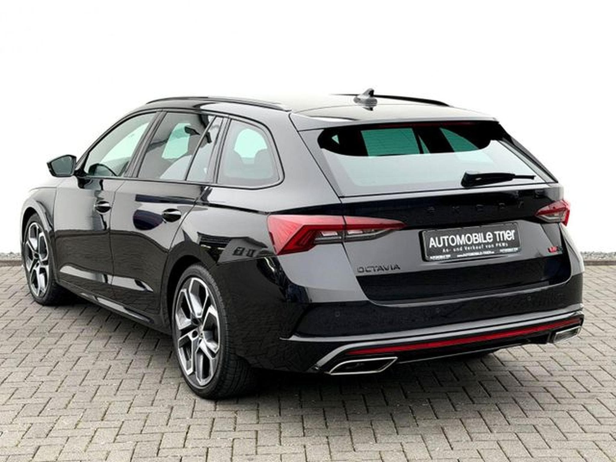 Skoda Octavia Octavia Combi RS 2.0 TDI DSG 4x4 // 1.HAND // (2022) - Photo 7