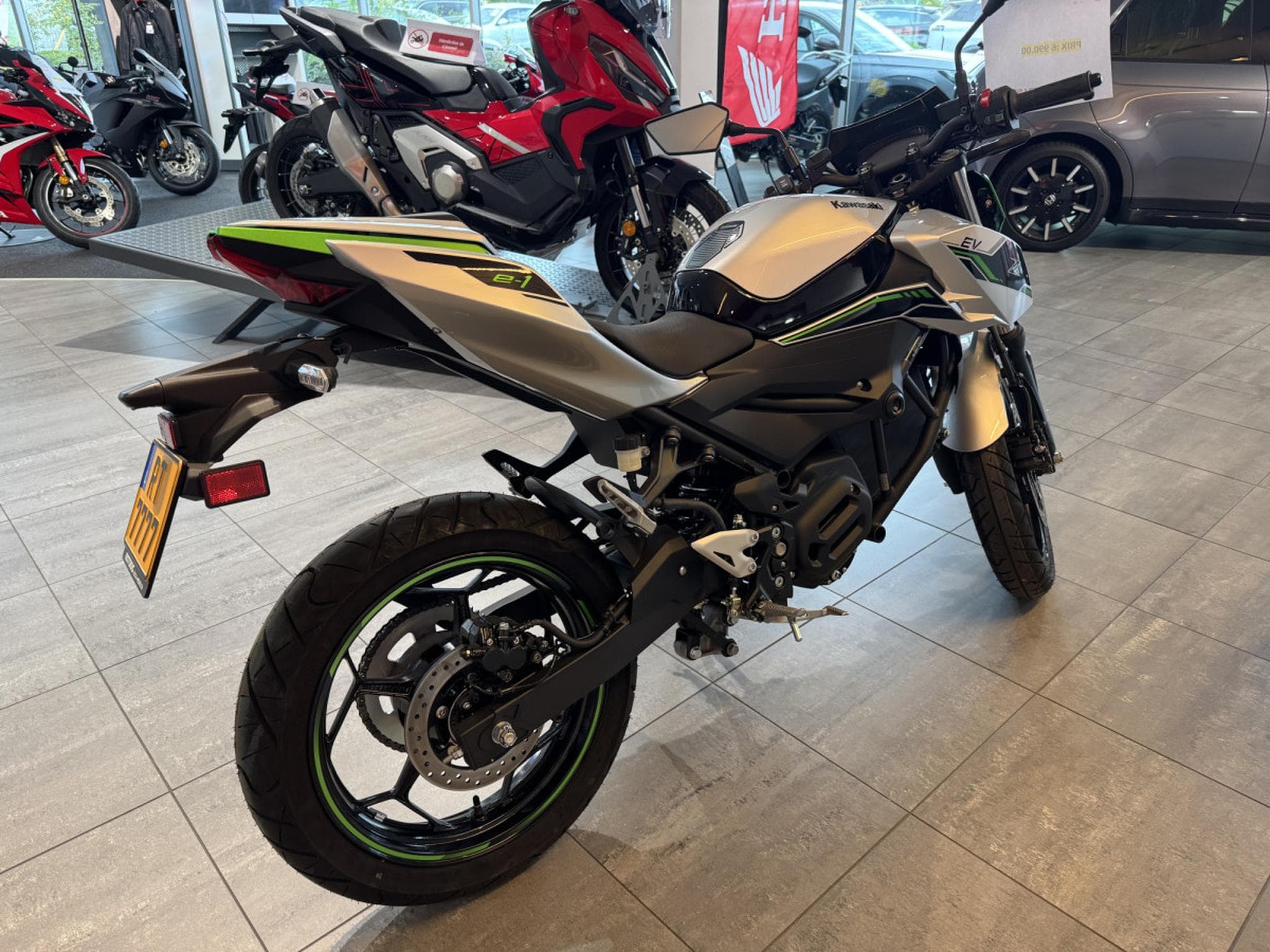 Kawasaki Z 1 (2024) - Photo 3