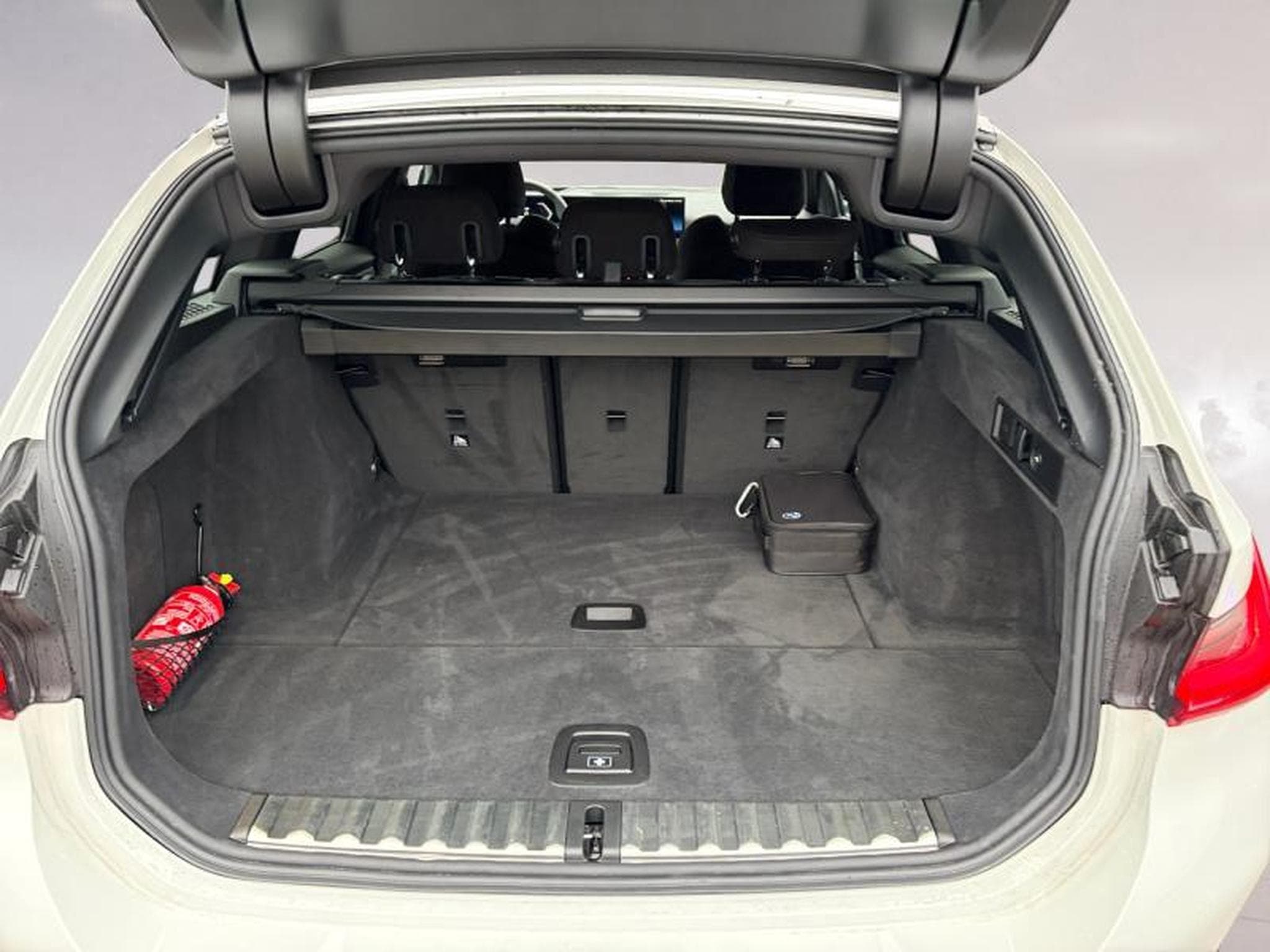 BMW 318 318i Touring Kit M Sport (2025) - Photo 13