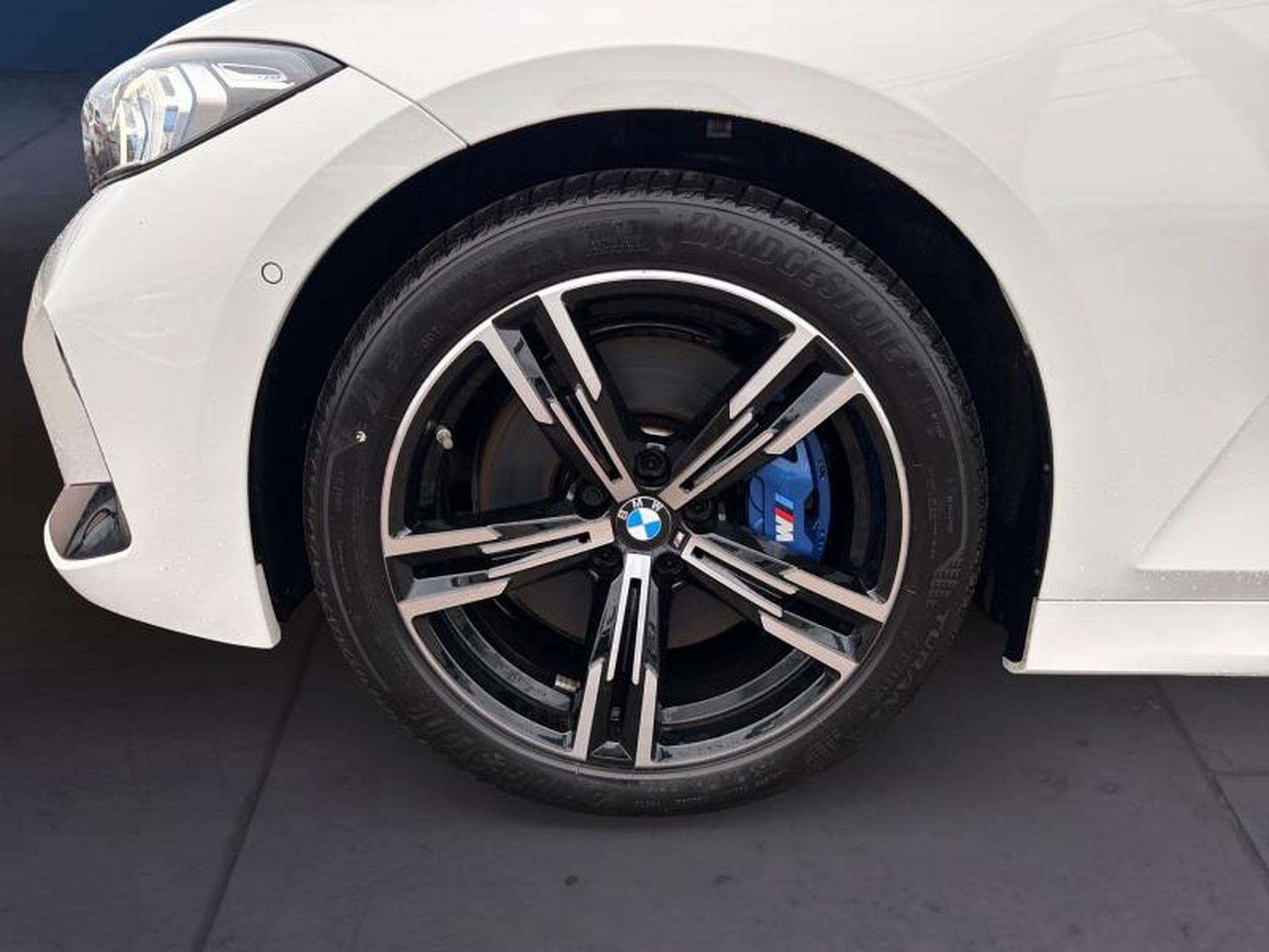 BMW 318 318i Touring Kit M Sport (2025) - Photo 8