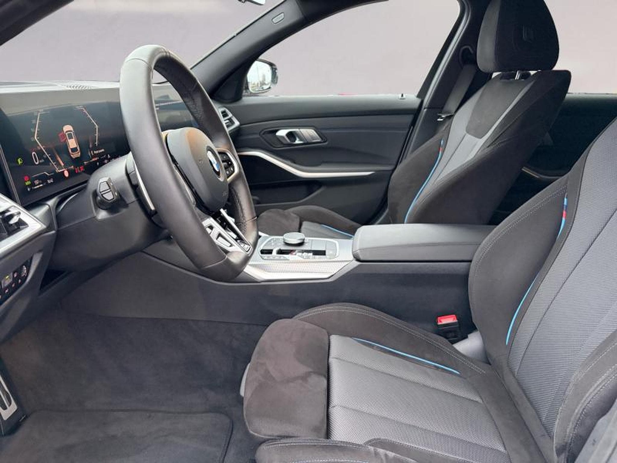 BMW 318 318i Touring Kit M Sport (2025) - Photo 9