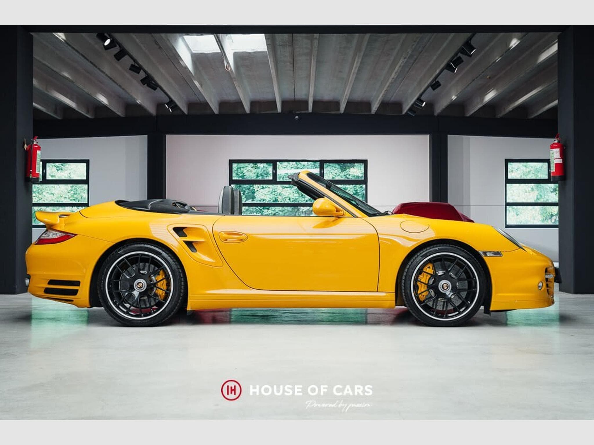 Porsche 911 997.2 Turbo S Cab. PDK - Speed Yellow - 1 of 301 (2011) - Photo 5