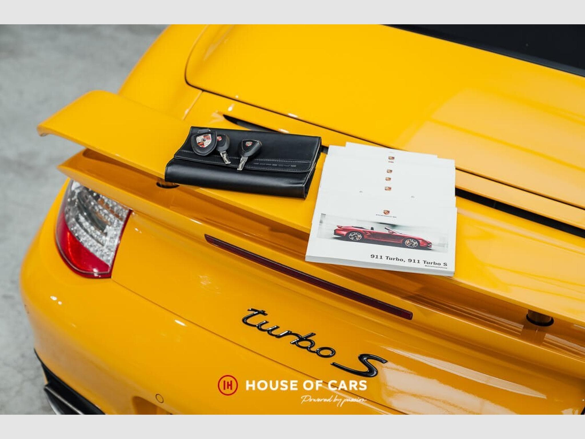 Porsche 911 997.2 Turbo S Cab. PDK - Speed Yellow - 1 of 301 (2011) - Photo 15