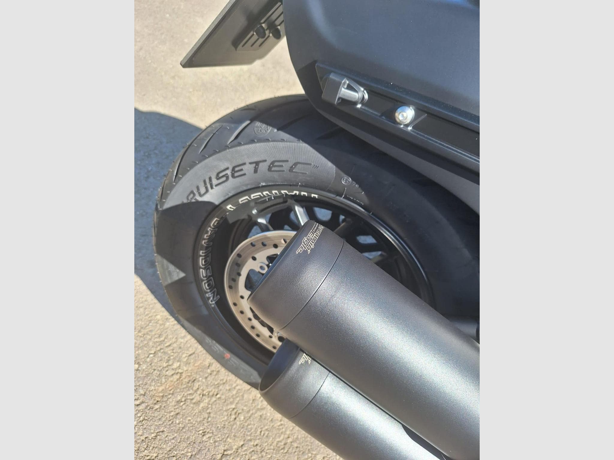 Harley-Davidson Softail Fat Bob Custom Black Bob 114 (2018) - Foto 9