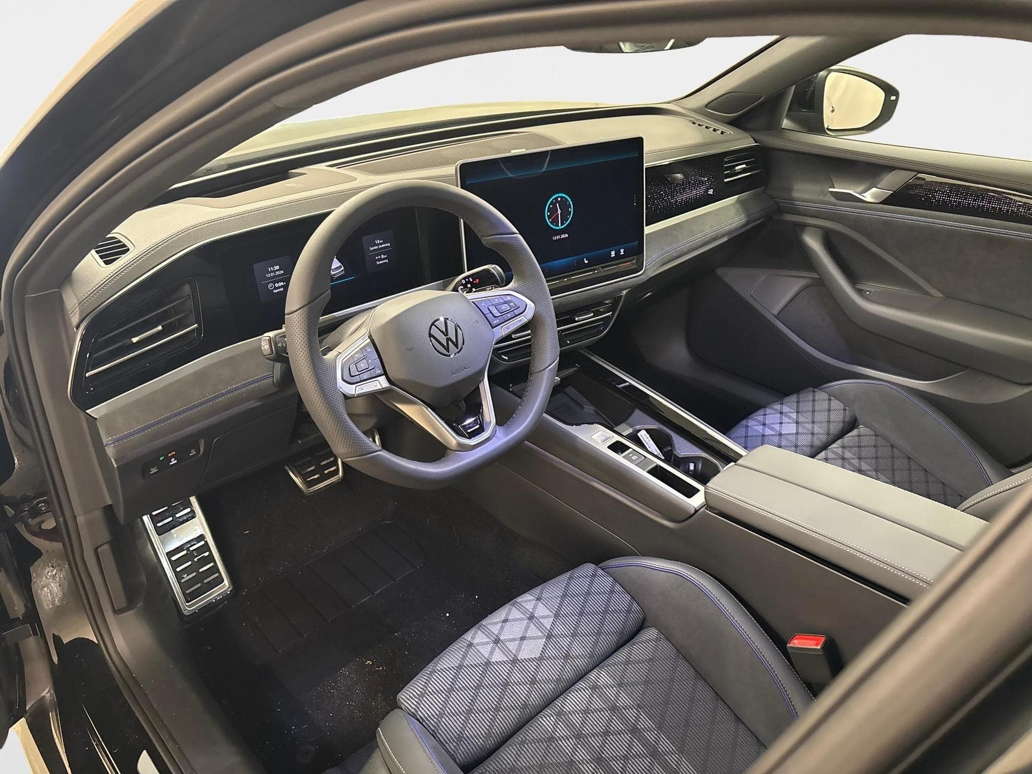 VW Passat Variant R-Line (2026) - Foto 12