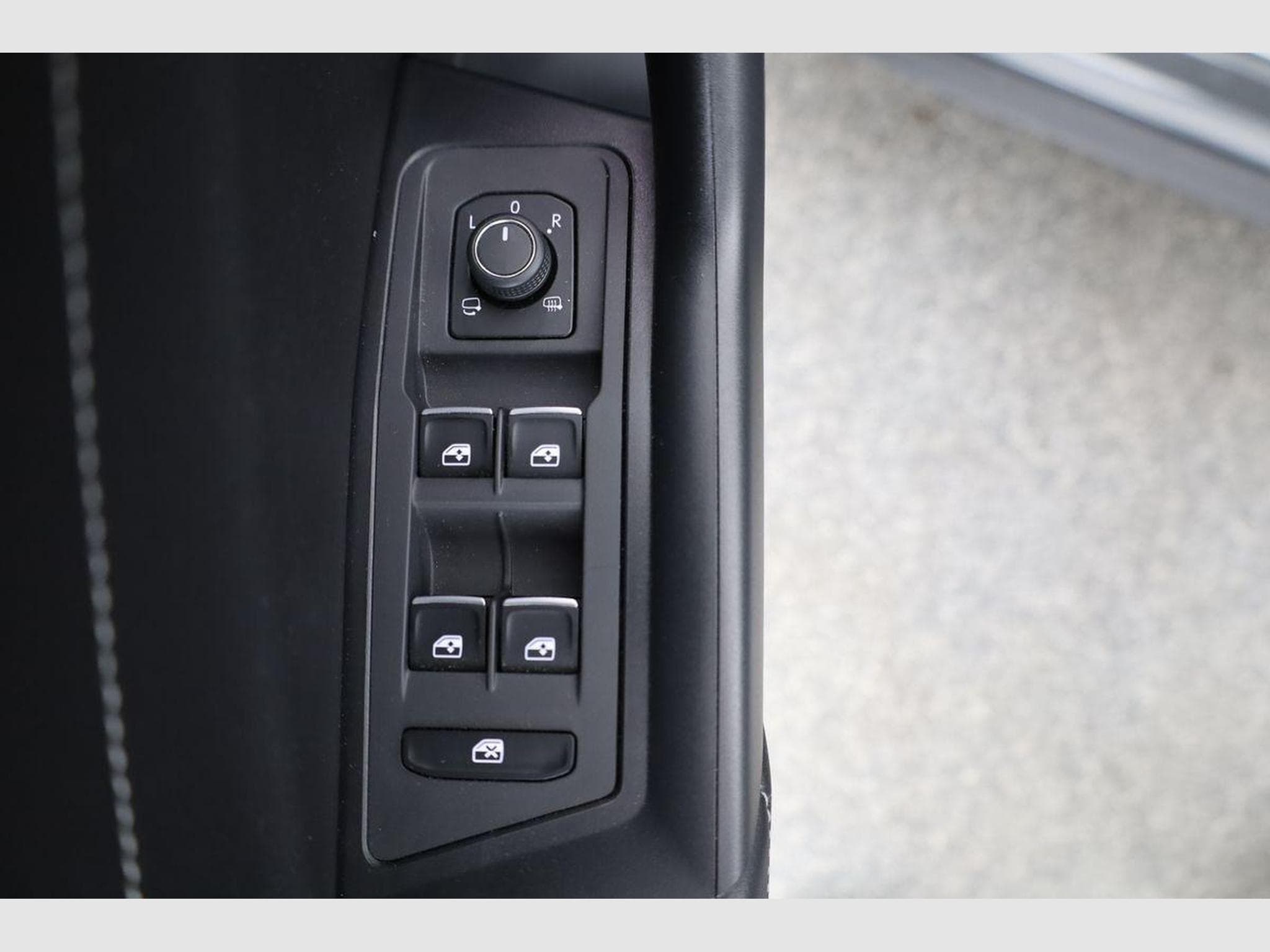 VW T-Roc R-Line (2022) - Foto 8