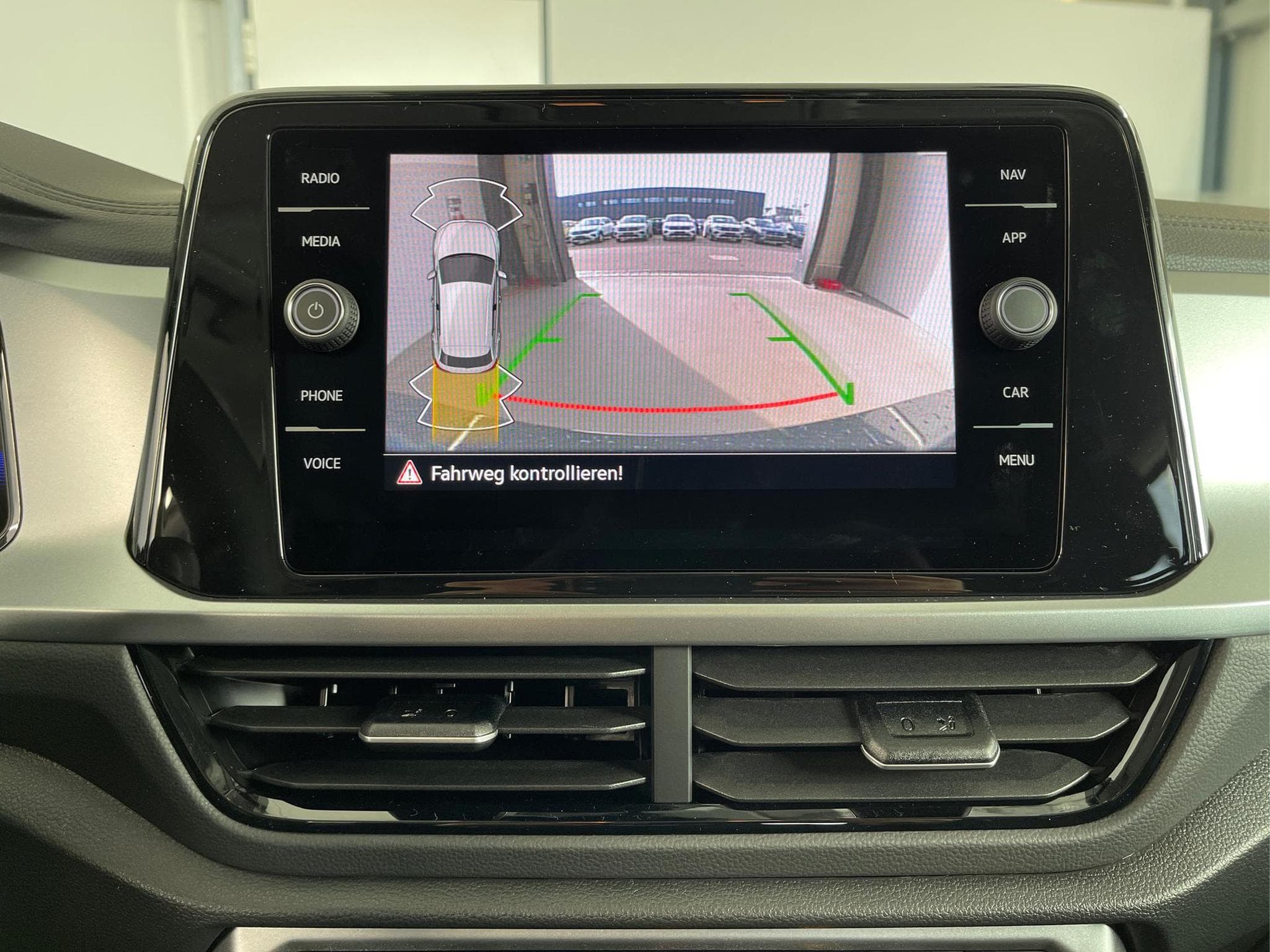 VW T-Roc LIFE (2026) - Foto 18