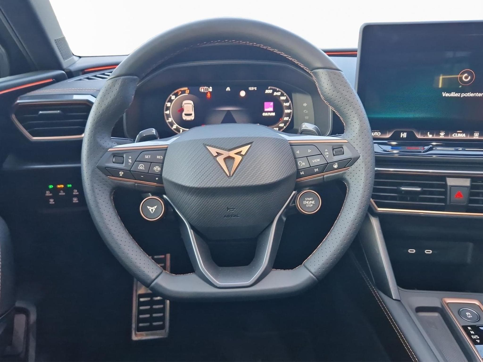 Cupra Leon VZ e-Hybrid (2025) - Photo 9