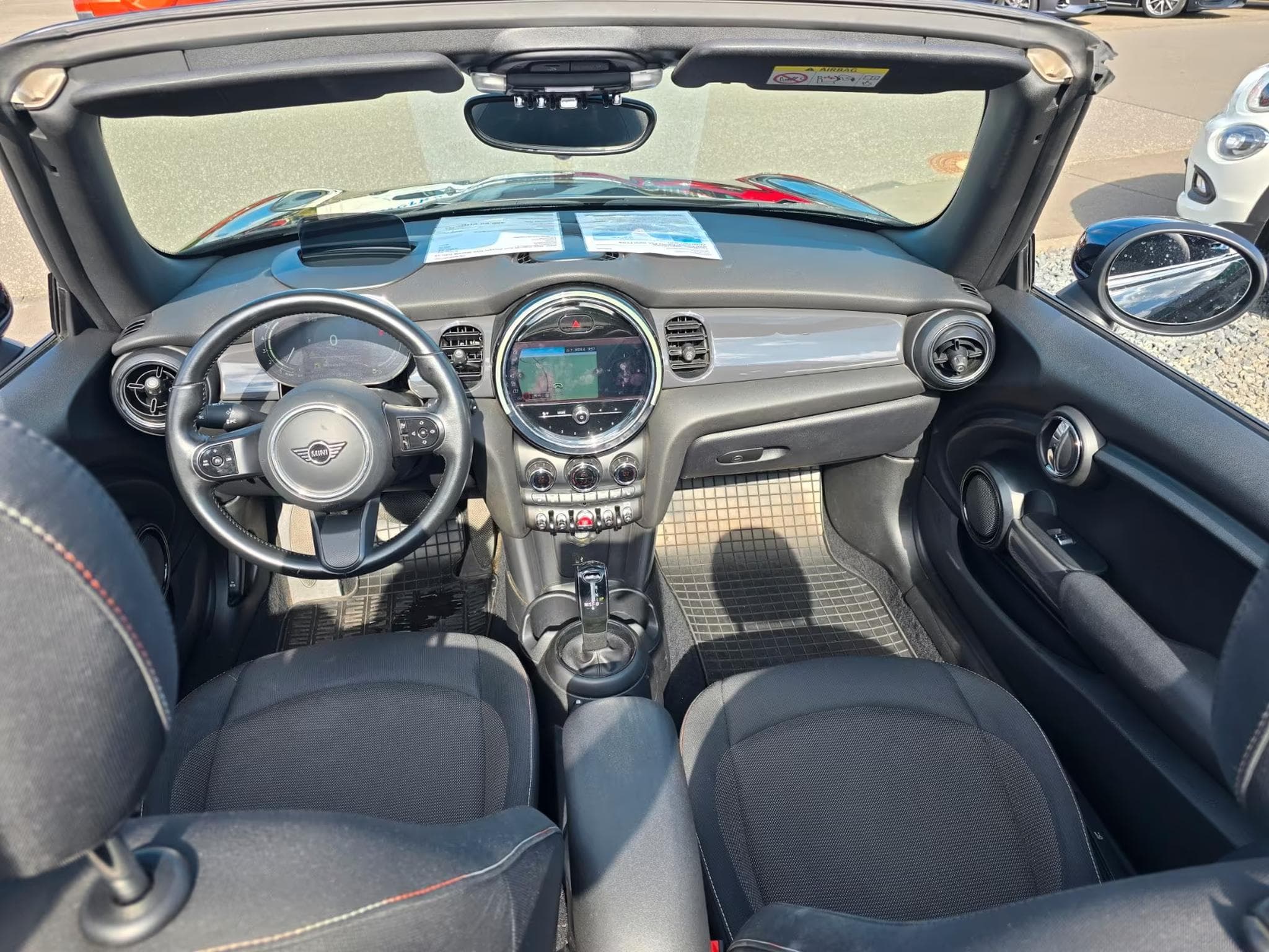 Mini Cooper Cabro Aut. NAVI PLUS KOMFORT HUD (2021) - Photo 4