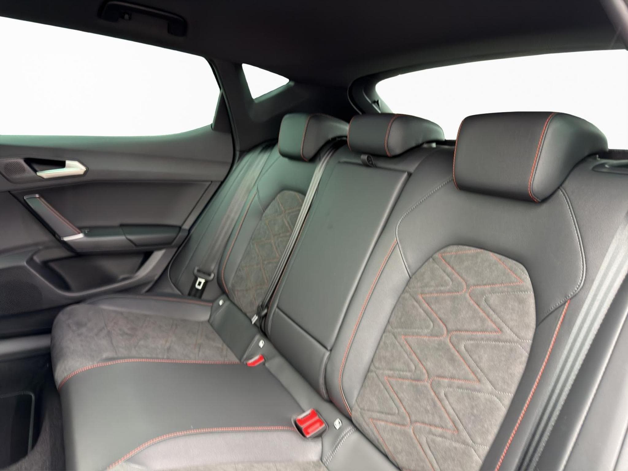 Seat Leon FR - Black Edition (2026) - Photo 11