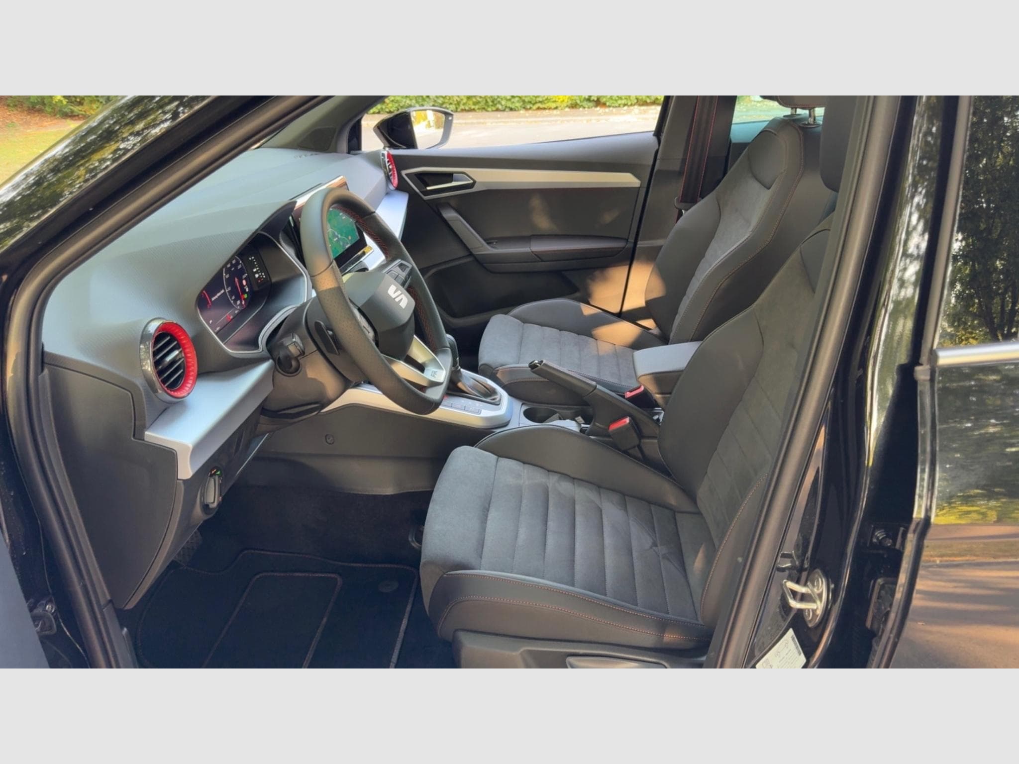 Seat Arona 1.5 Tsi FR DSG (2024) - Foto 8