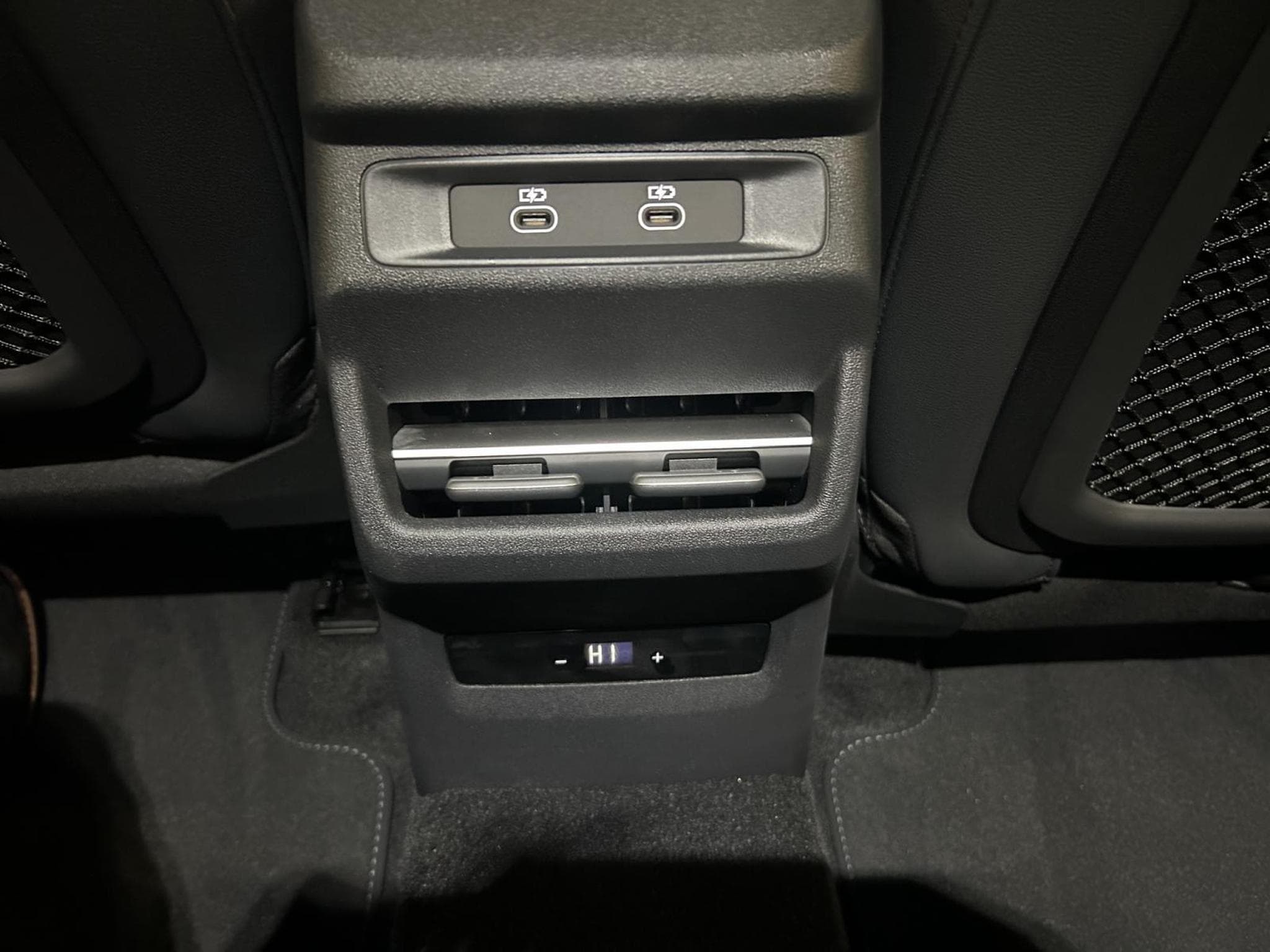 Audi Q3 e-hybrid 200 kW (2025) - Photo 13