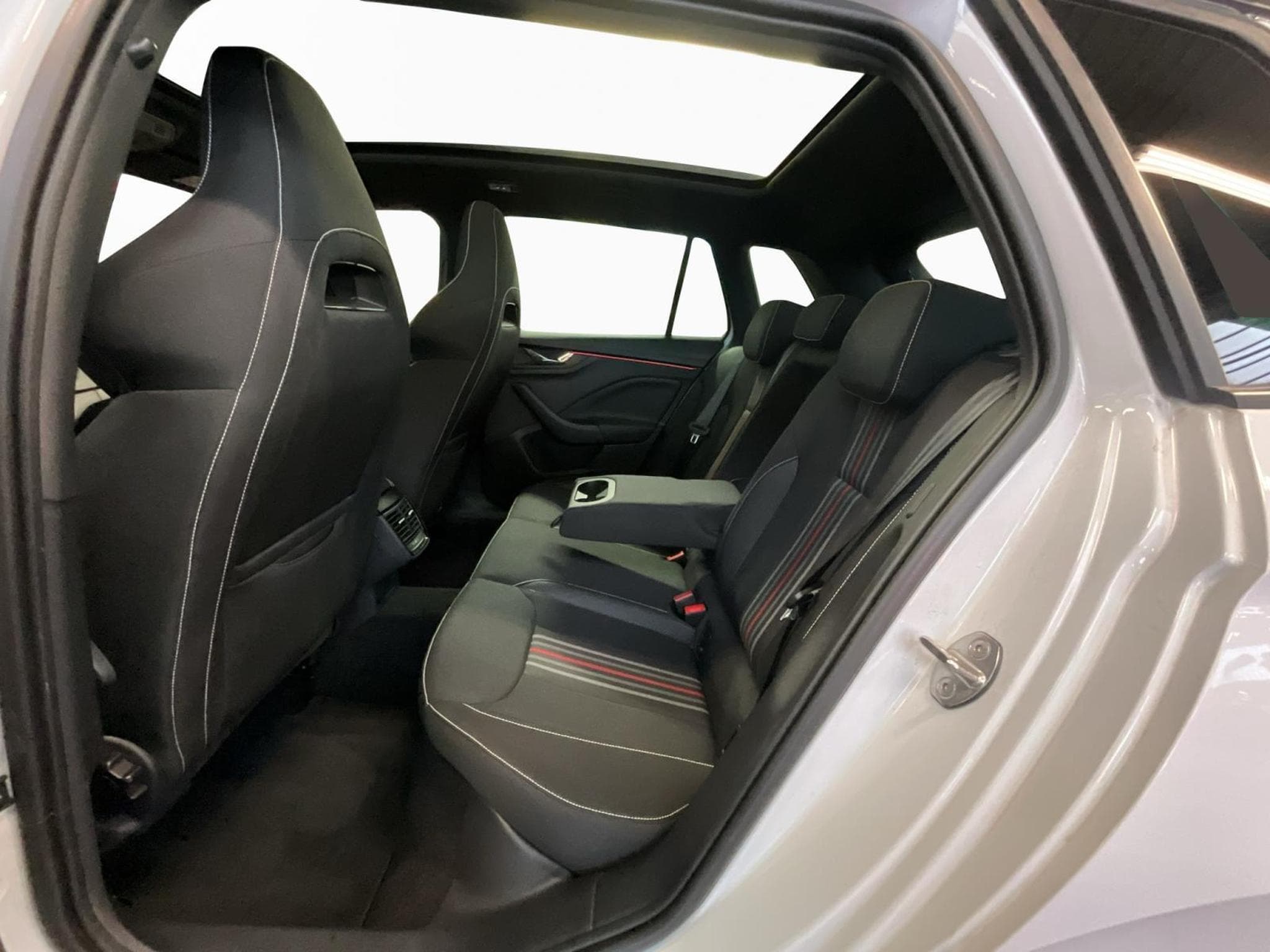 Skoda Kamiq Monte-Carlo+DSG+LED+Navi (2024) - Photo 16