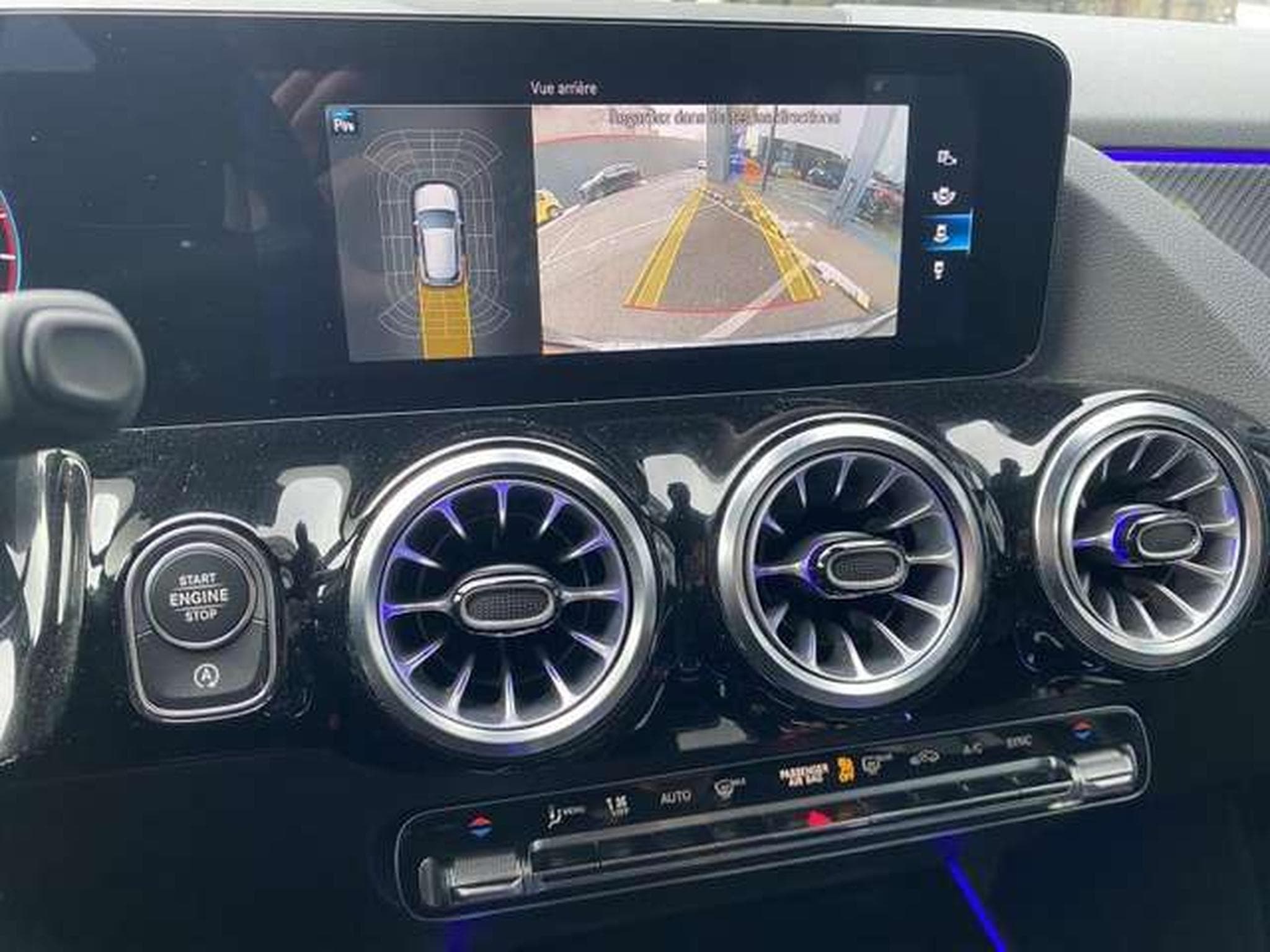 Mercedes GLA 200 AMG Line - JUSQU'A 48 MOIS DE GARANTIE (2021) - Photo 13