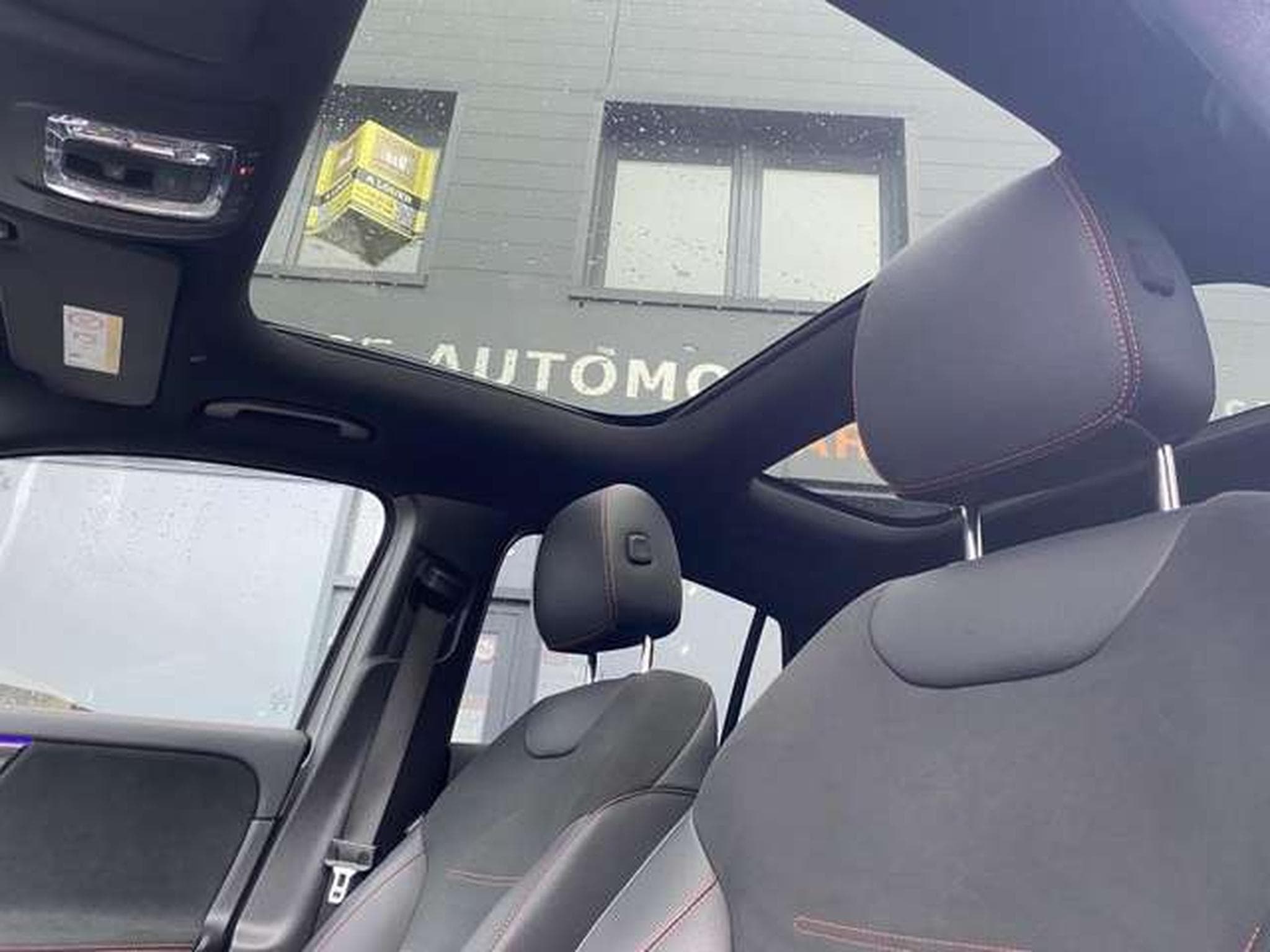 Mercedes GLA 200 AMG Line - JUSQU'A 48 MOIS DE GARANTIE (2021) - Photo 14