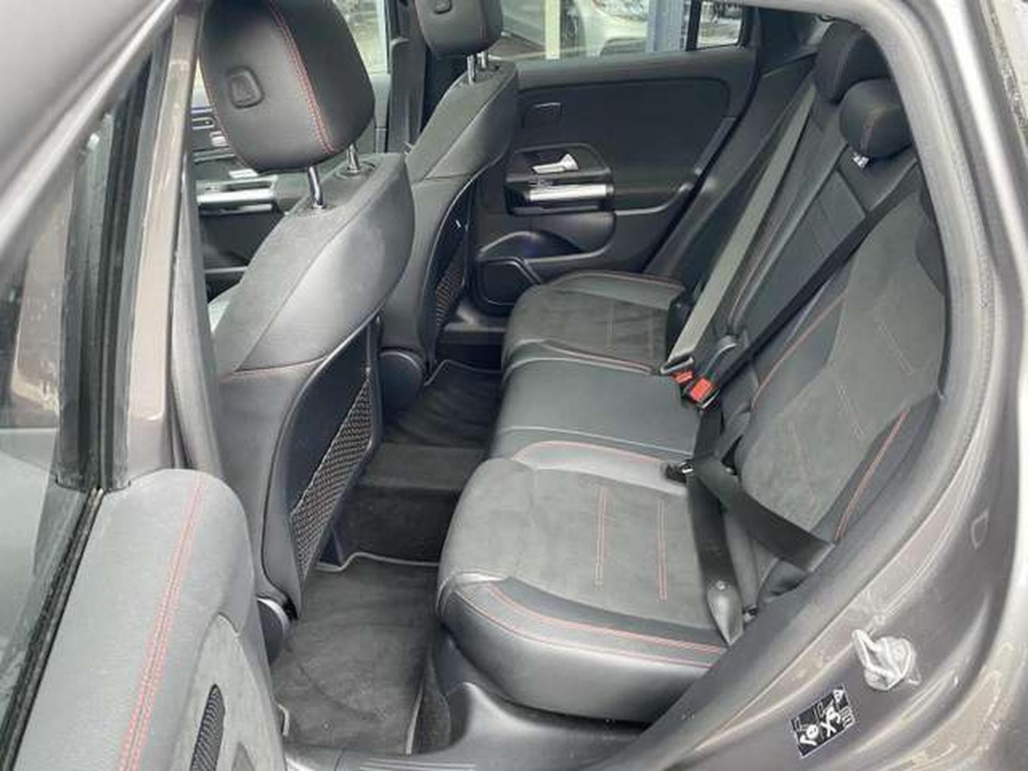 Mercedes GLA 200 AMG Line - JUSQU'A 48 MOIS DE GARANTIE (2021) - Photo 15