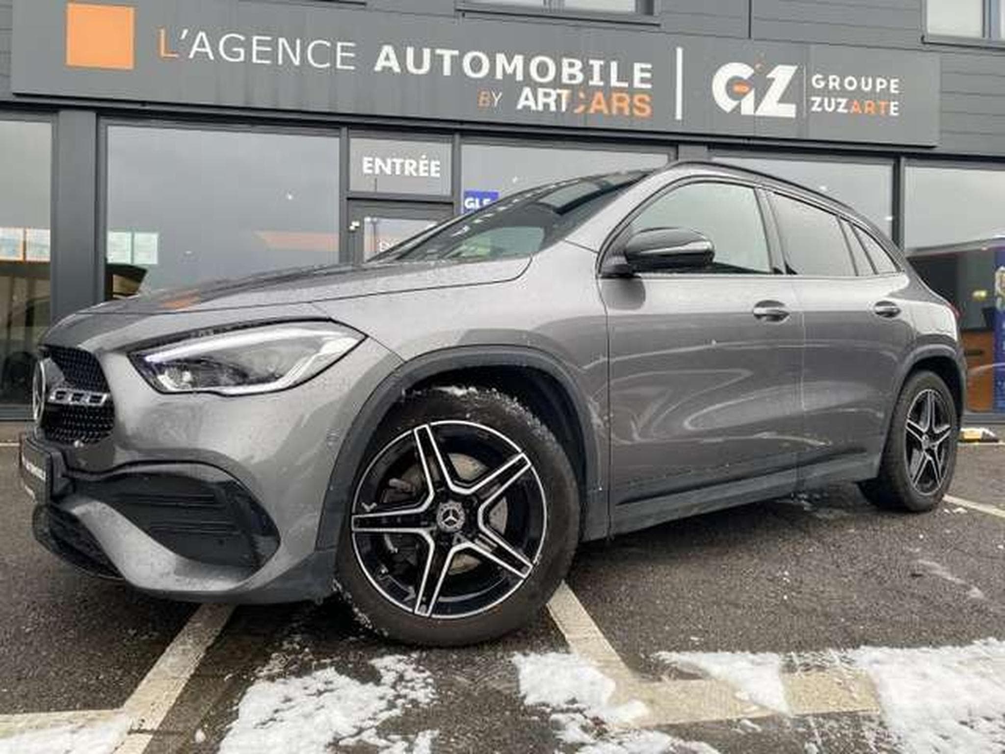 Mercedes GLA 200 AMG Line - JUSQU'A 48 MOIS DE GARANTIE (2021) - Photo 2