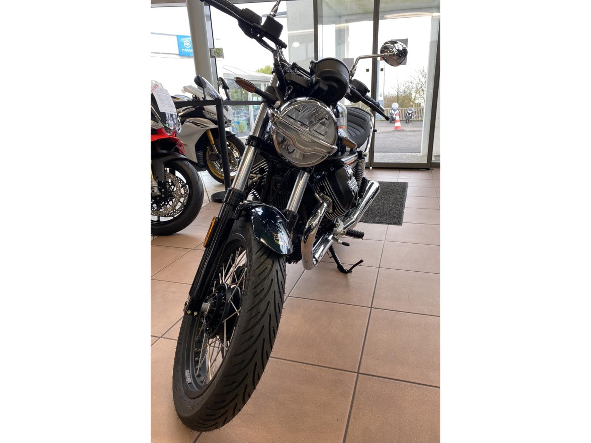 Moto Guzzi V7 Model Special (2026) - Photo 2