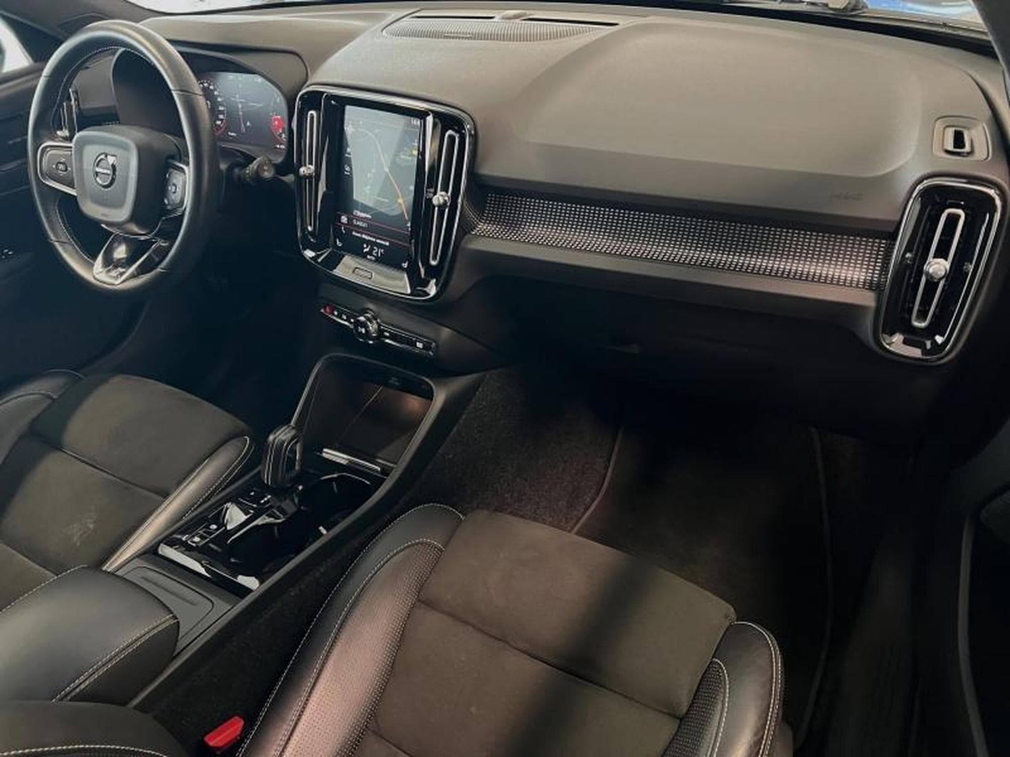 Volvo XC40 R-Design (2018) - Foto 11