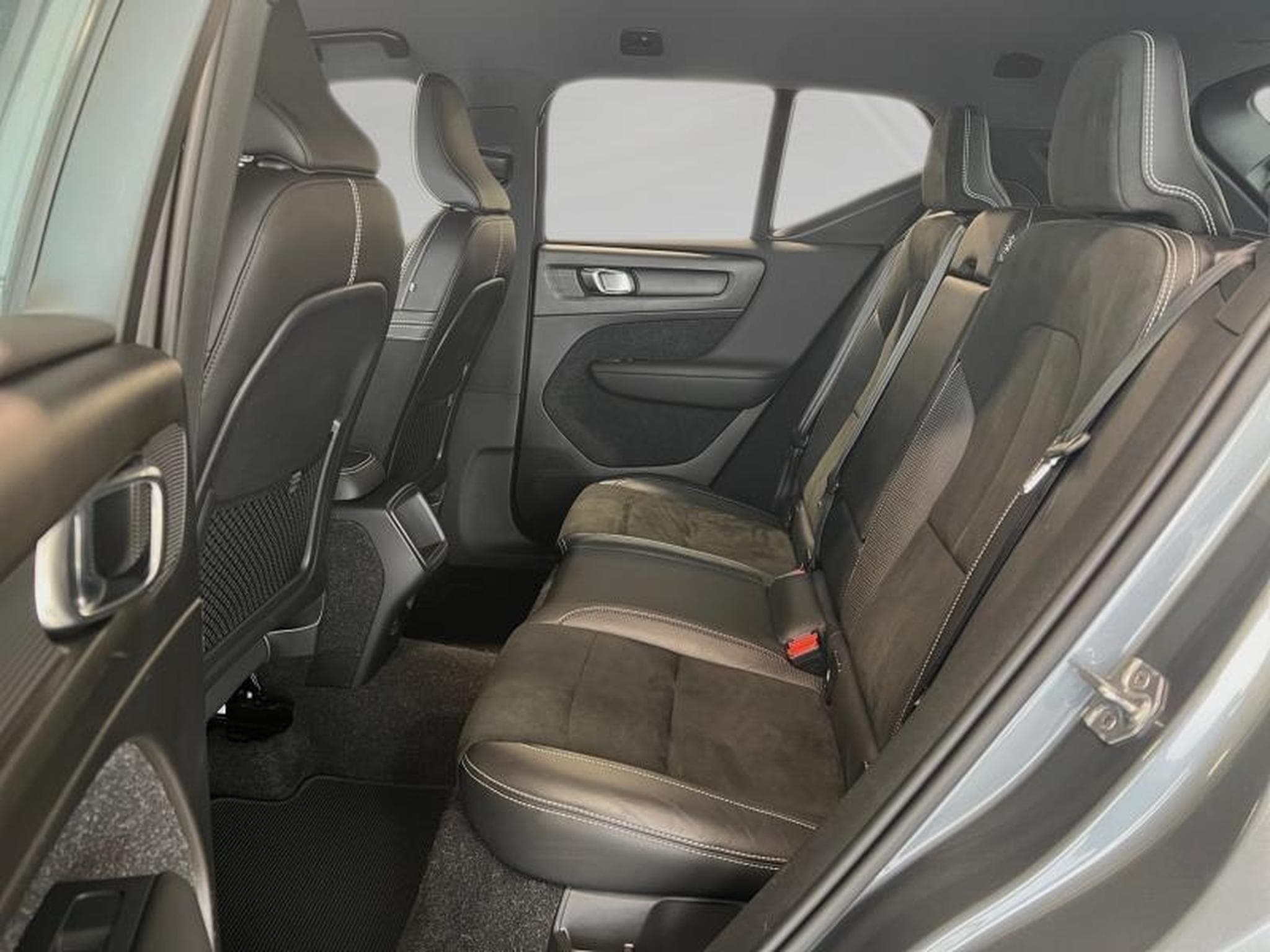 Volvo XC40 R-Design (2018) - Foto 19