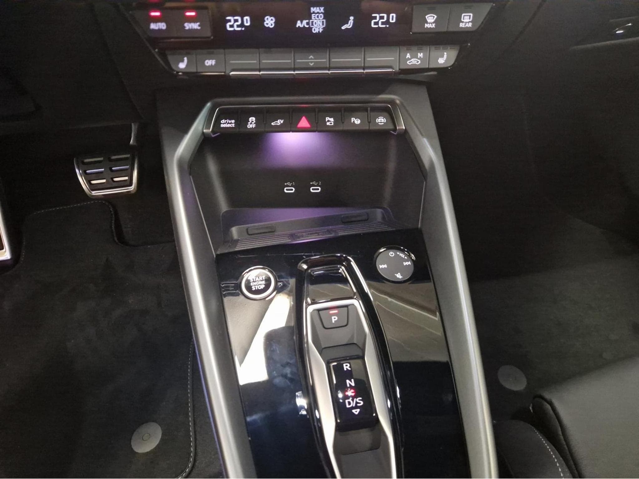 Audi A3 New A3 Allstreet Hybride (2025) - Photo 13