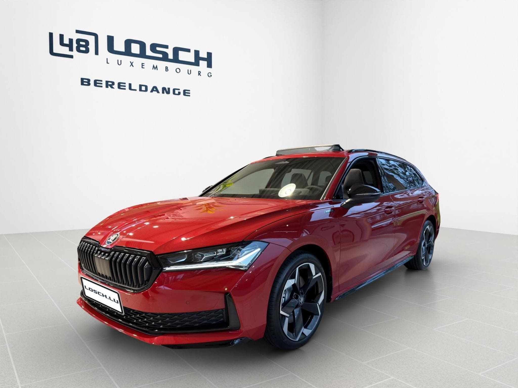 Skoda Superb Sportline (2025) - Photo 1