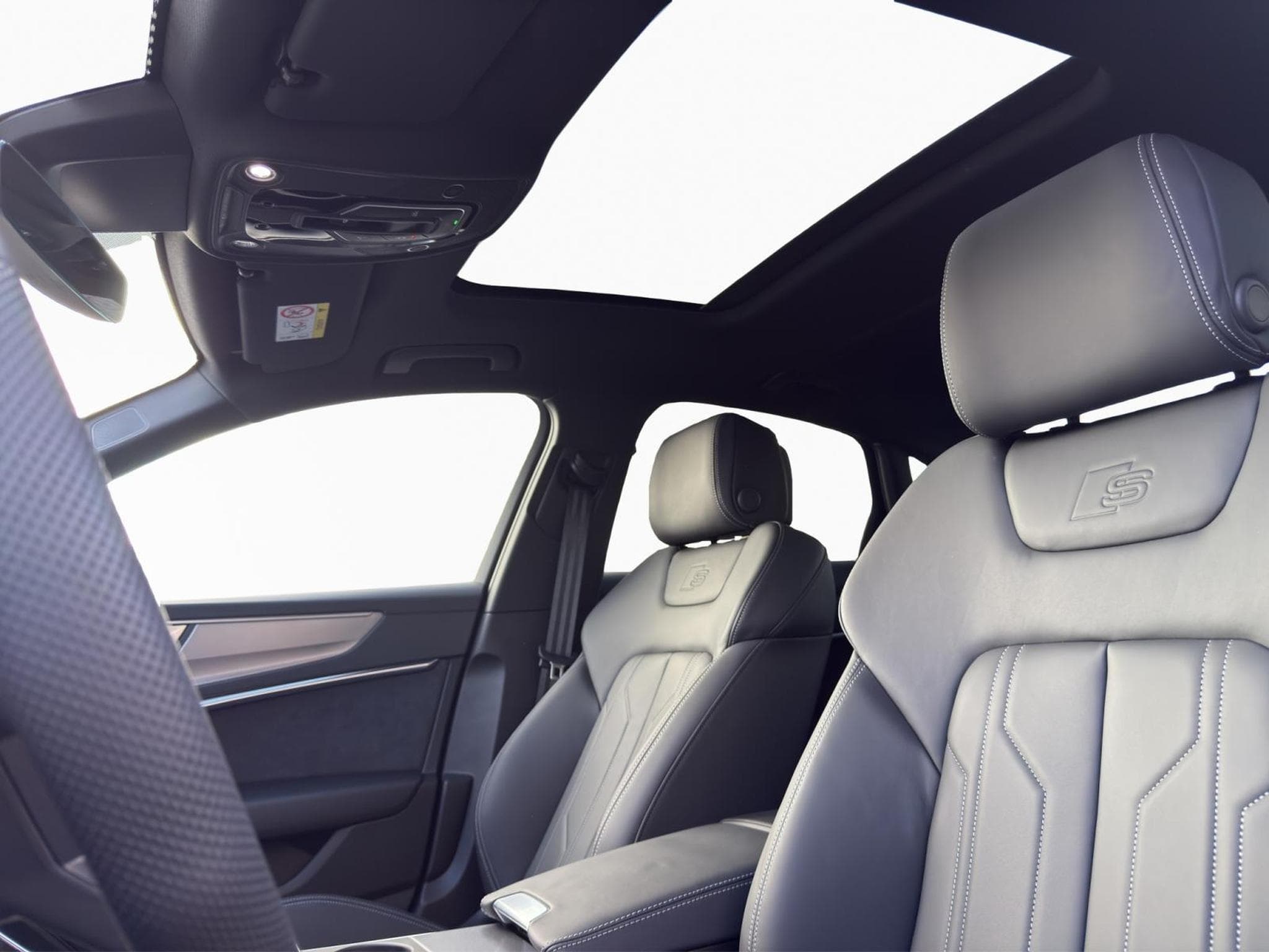 Audi A6 S line Berline (2025) - Photo 15