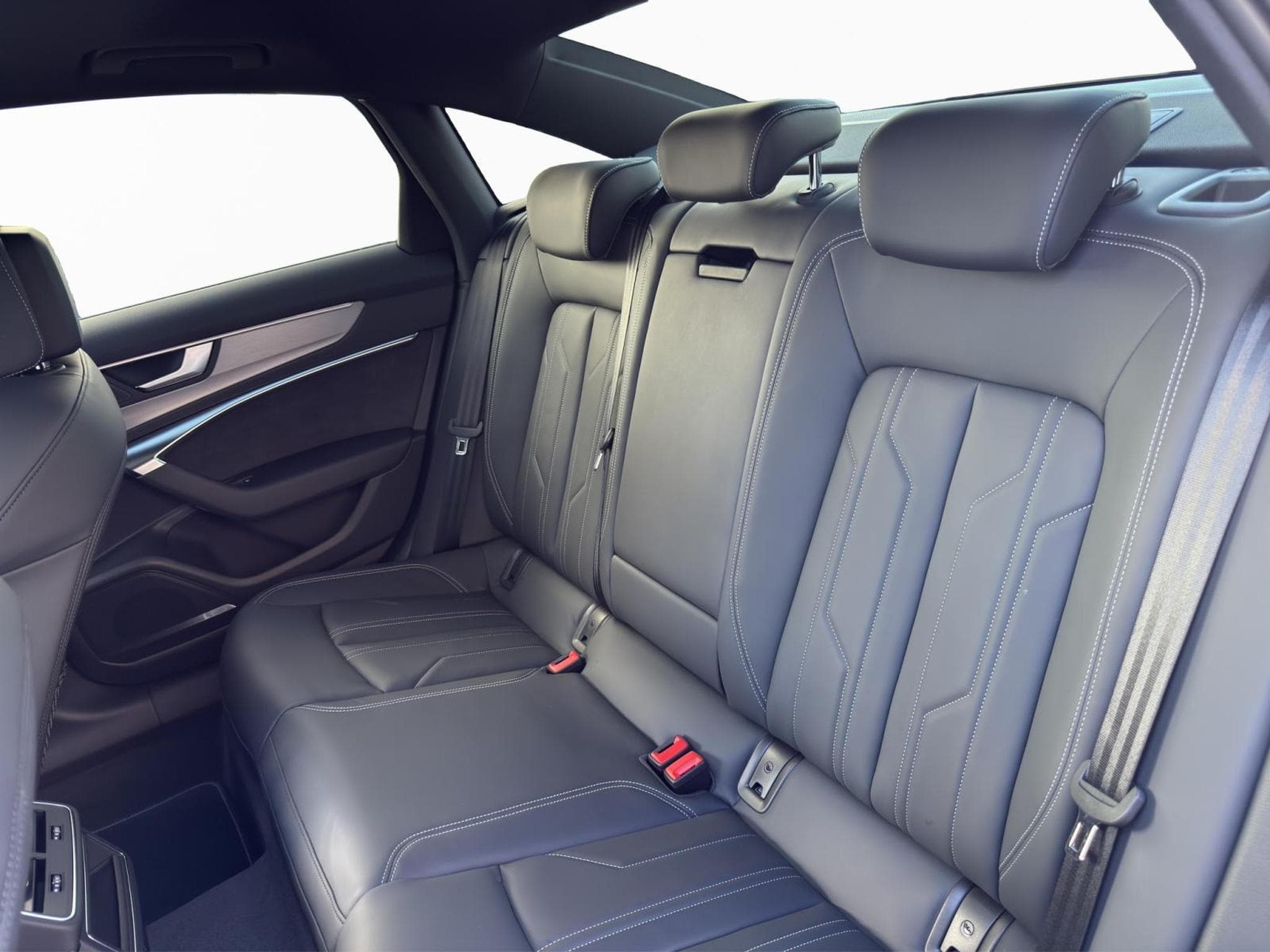 Audi A6 S line Berline (2025) - Photo 16