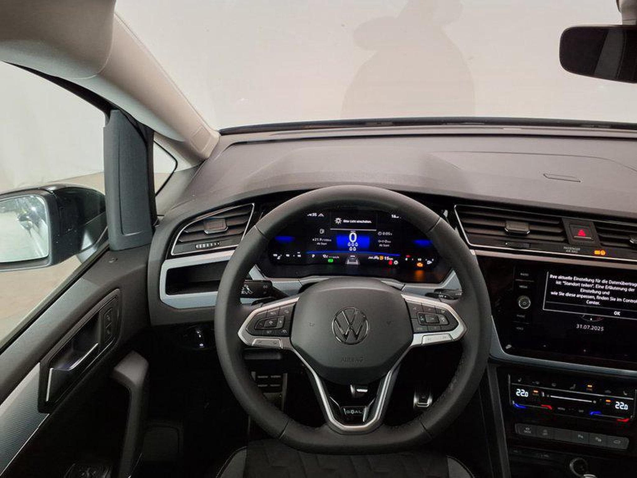 VW Touran Life Plus 1.5 TSI 7-Gang DSG (2025) - Foto 12