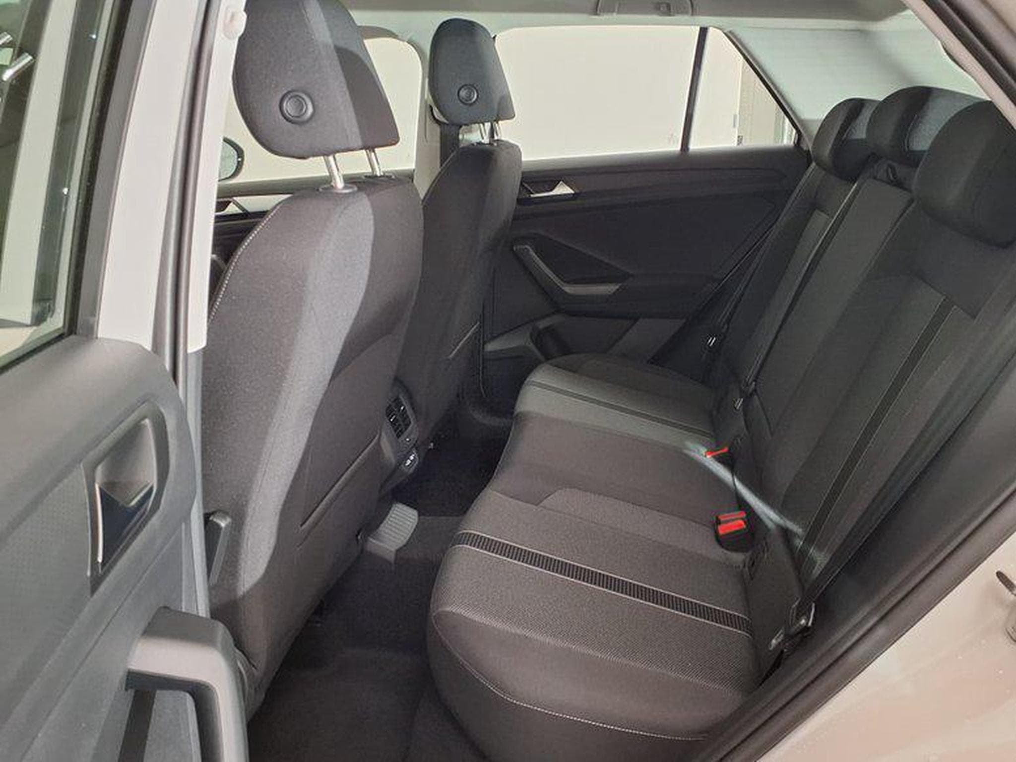 VW T-Roc Life 1.0 TSI 6-Gang (2025) - Foto 10