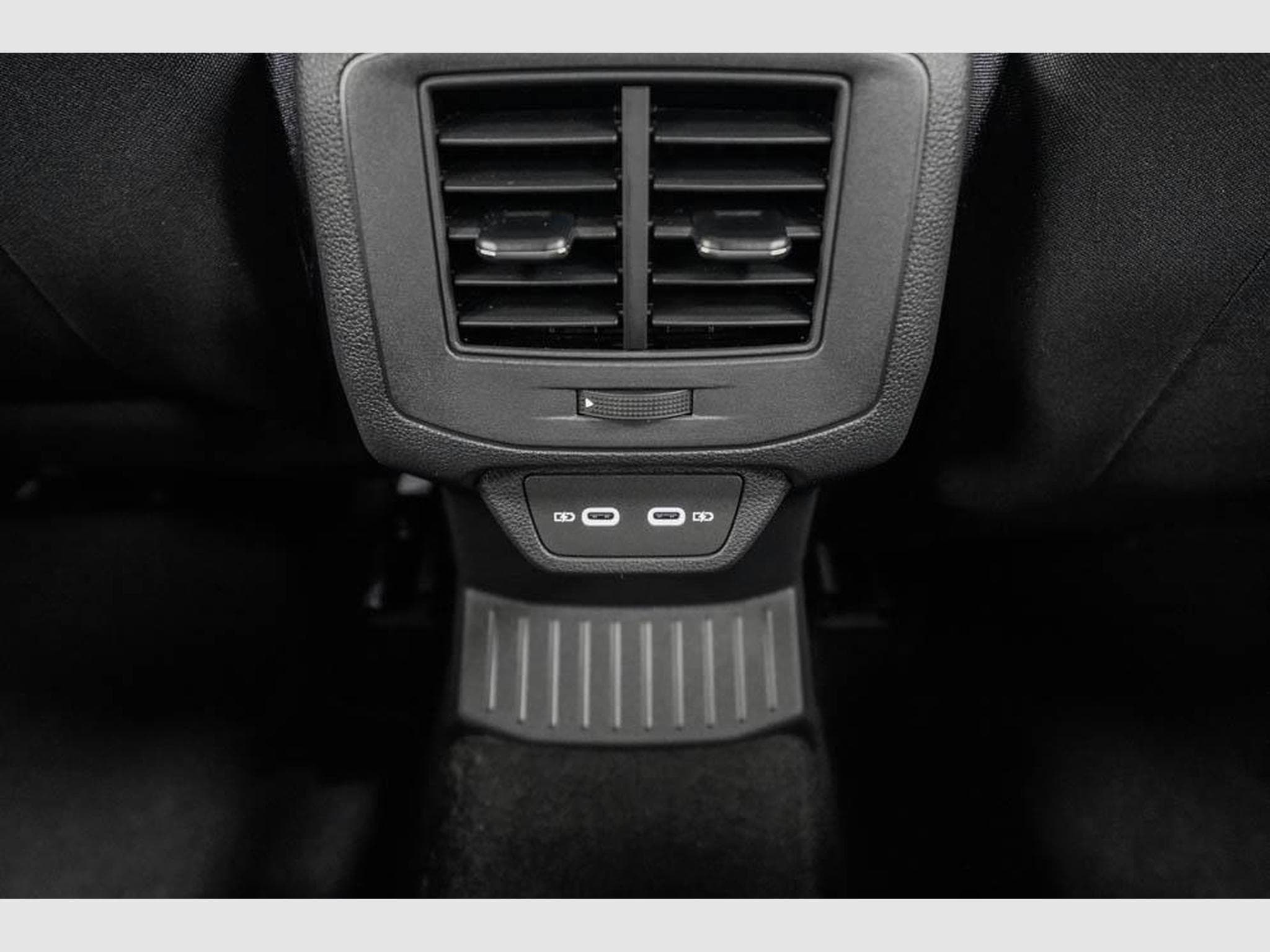 VW T-Roc 1,5 TSI DSG (2025) - Foto 16