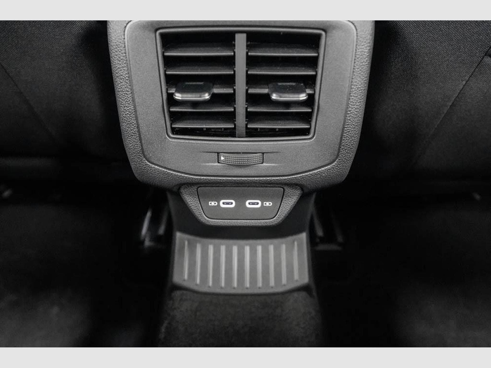 VW T-Roc 1,5 TSI DSG (2025) - Foto 16