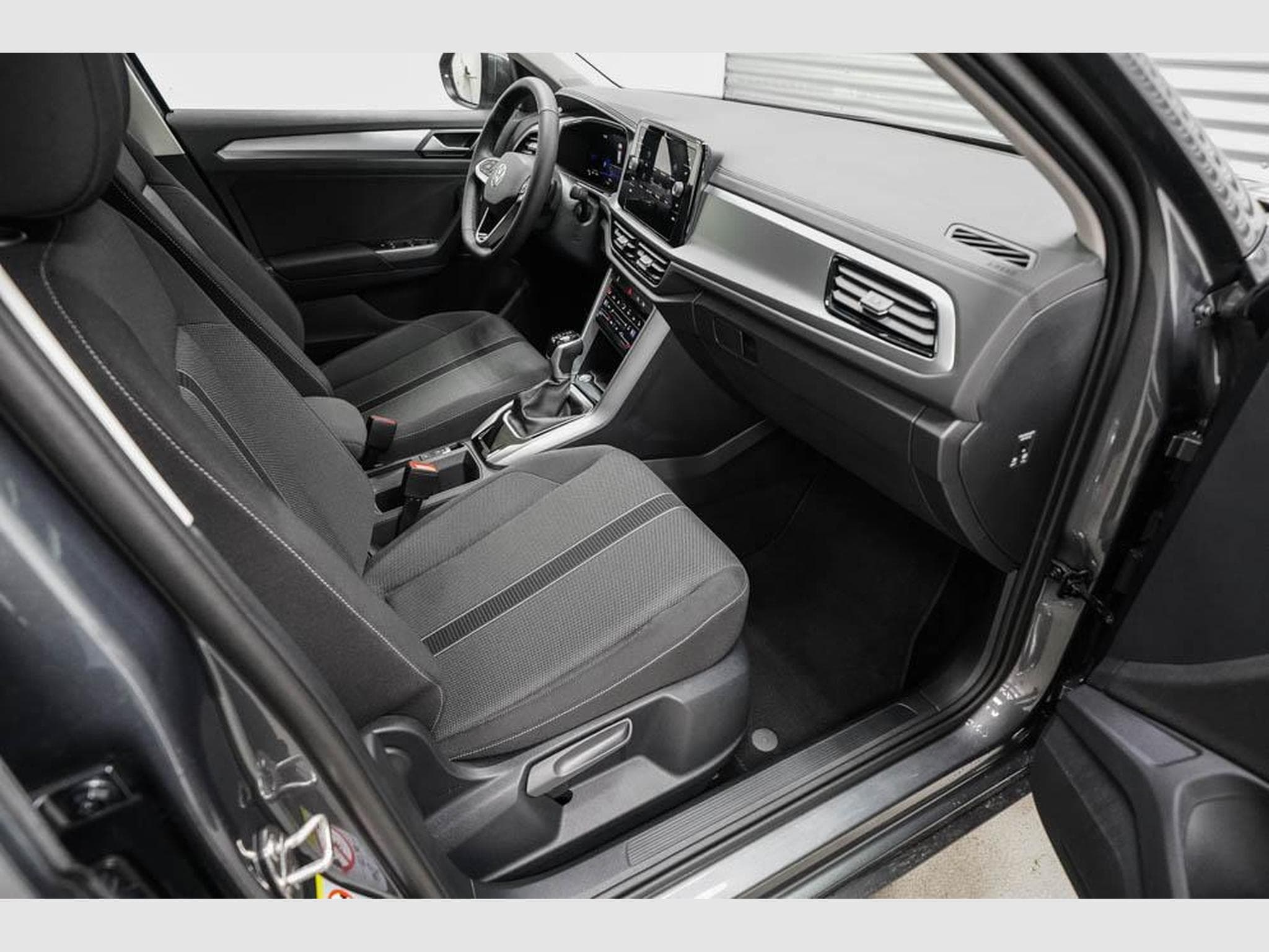 VW T-Roc 1,5 TSI DSG (2025) - Foto 18