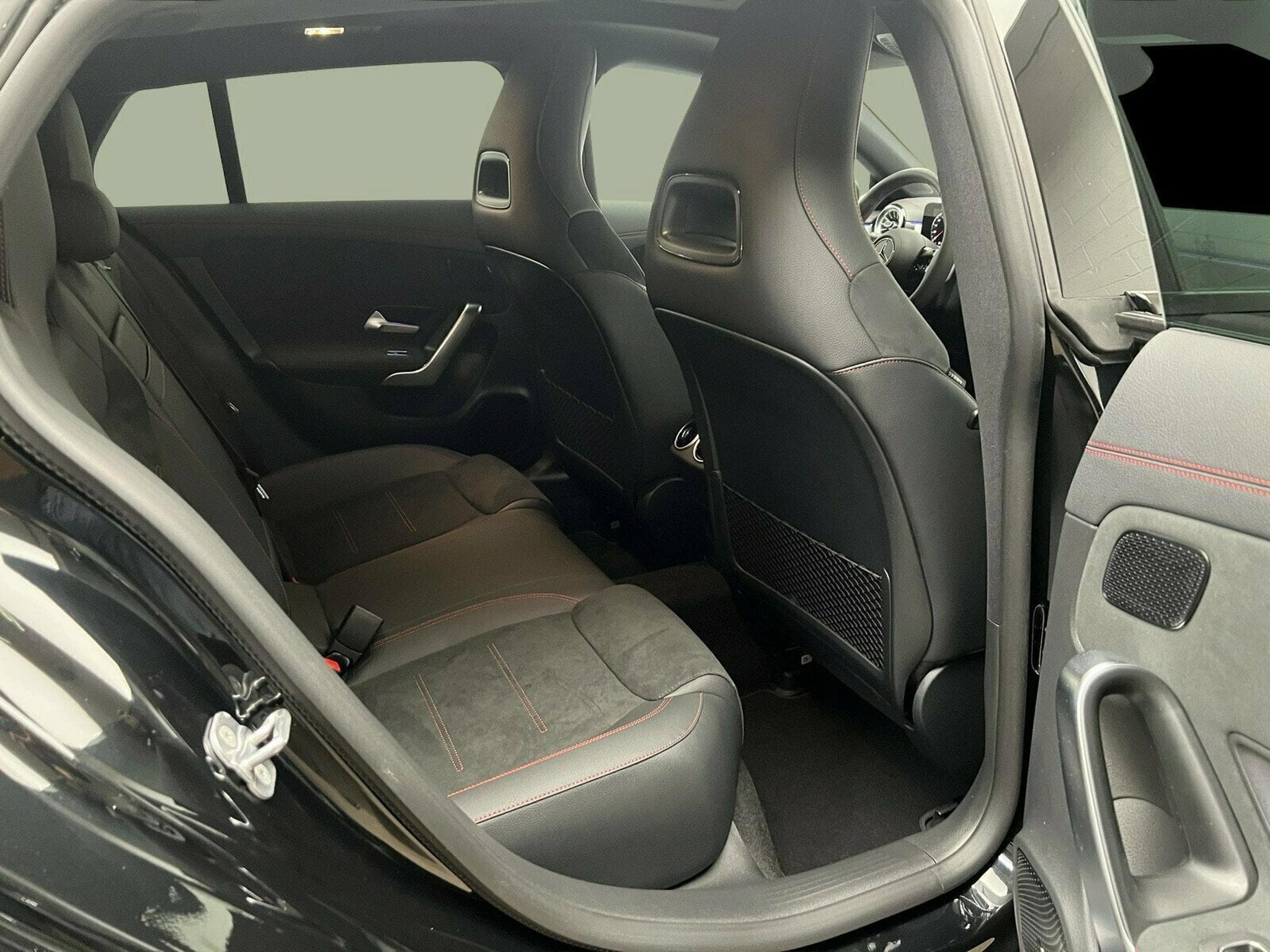 Mercedes CLA CLA 180 Shooting Brake (2025) - Photo 8