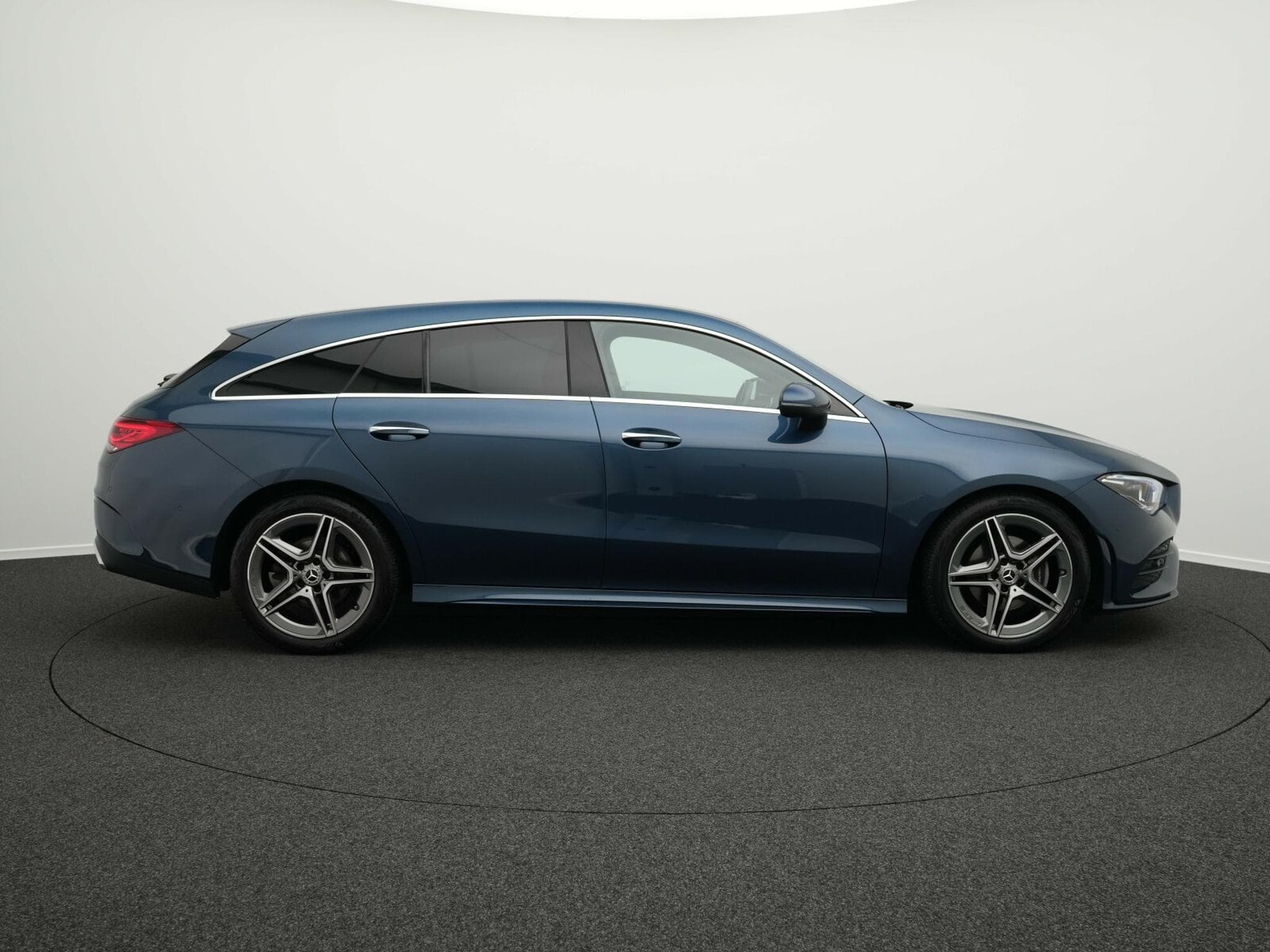 Mercedes CLA CLA 180 d Shooting Brake (2023) - Photo 5