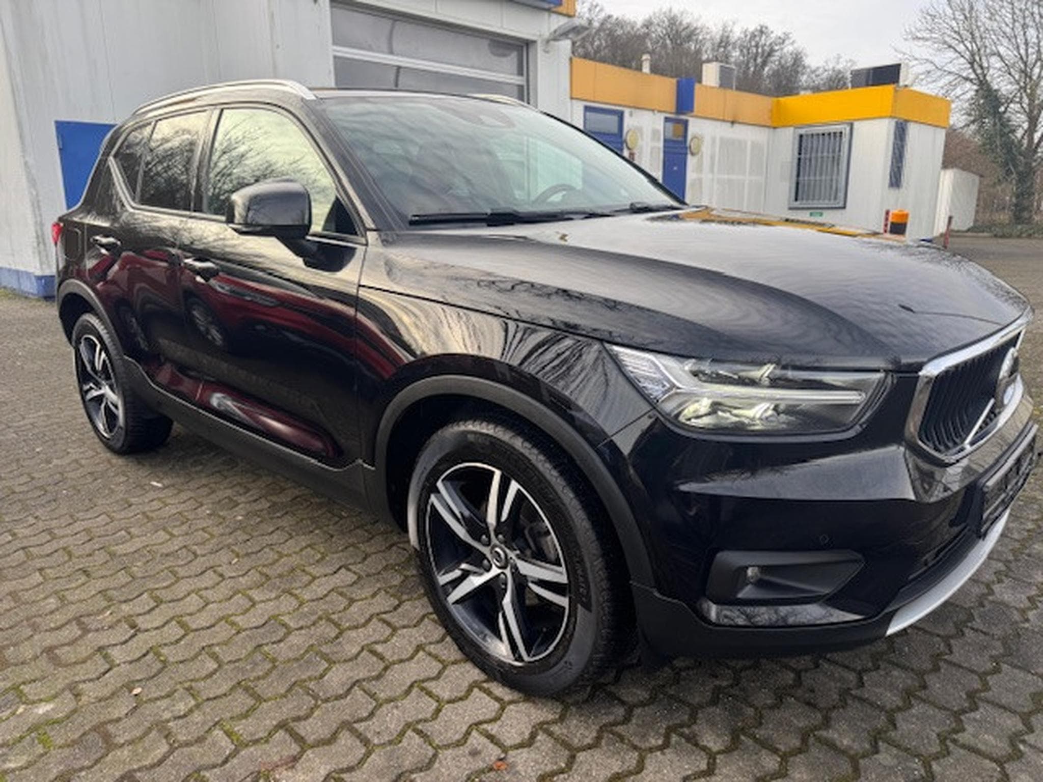 Volvo XC40 VOLVO XC40 MOMENTUM PRO NAVI LEDER LED KAMERA MFL SHZ (2020) - Photo 3