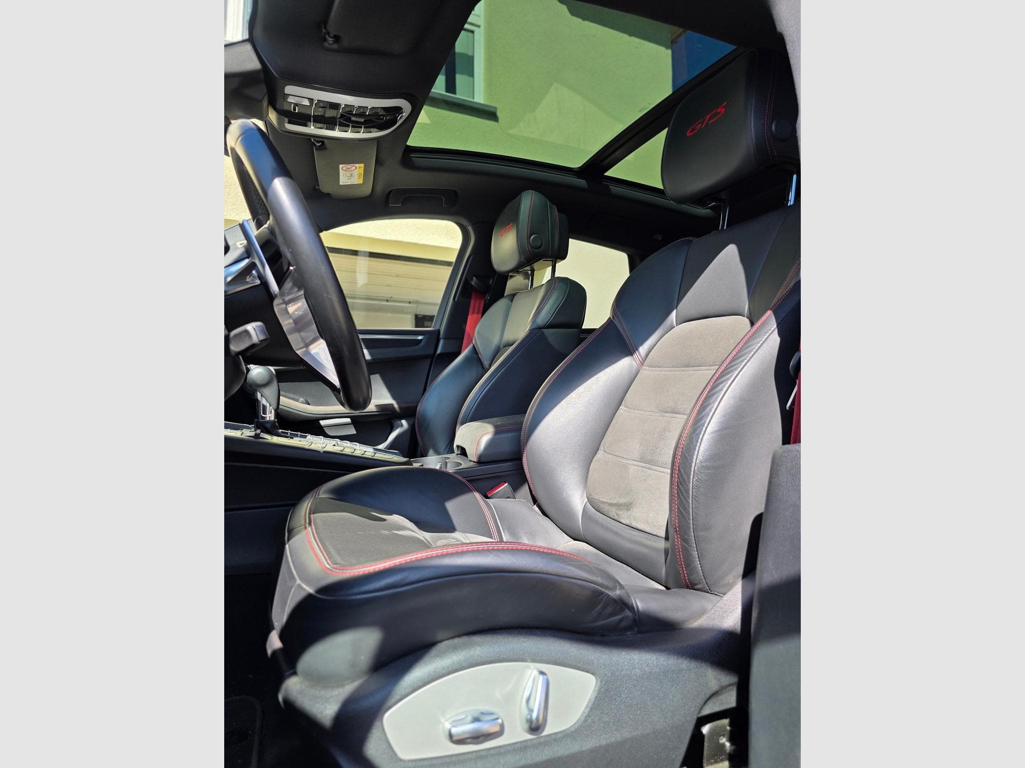 Porsche Macan GTS (2021) - Photo 10