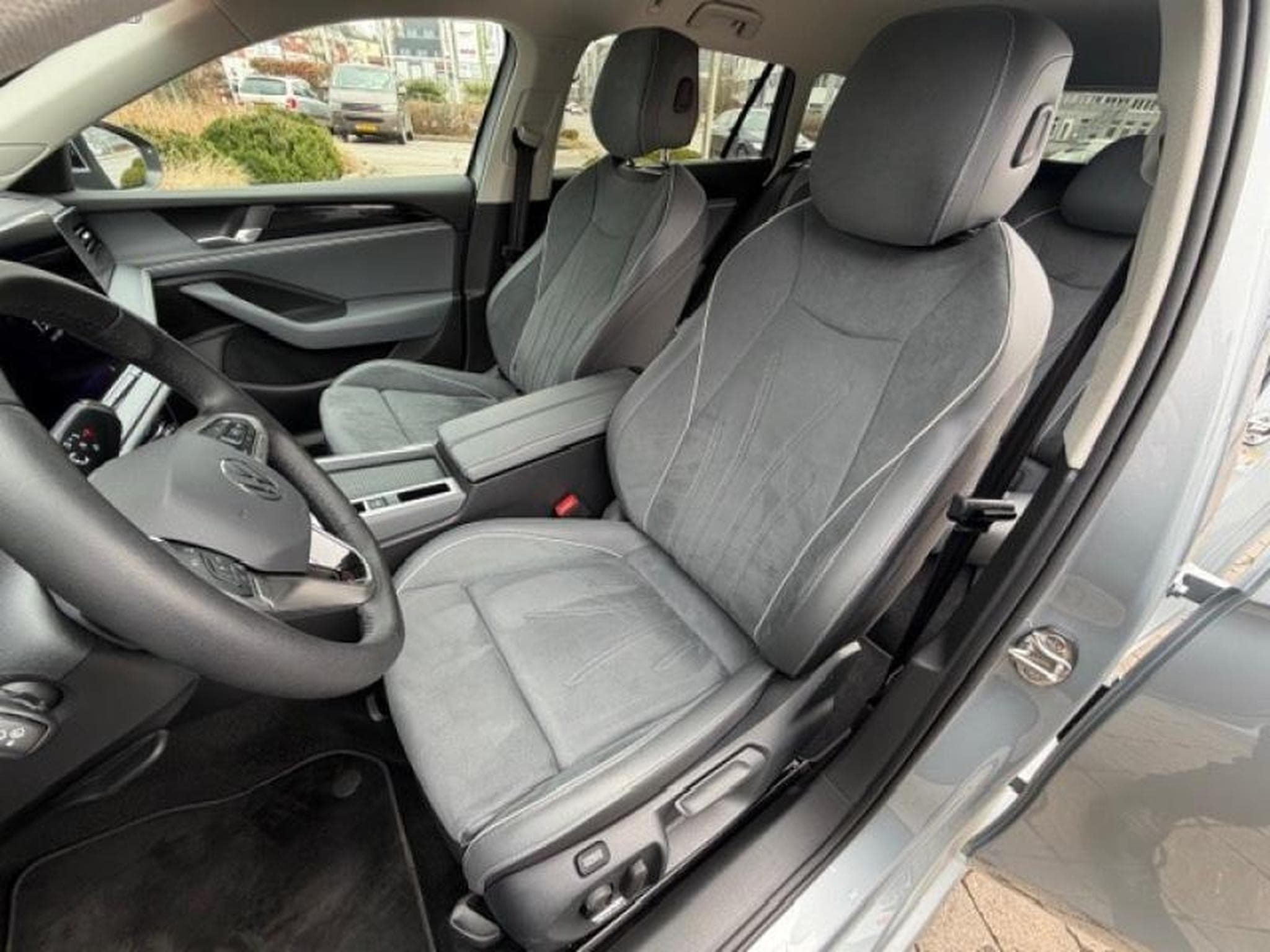 VW Passat Business (2024) - Foto 11