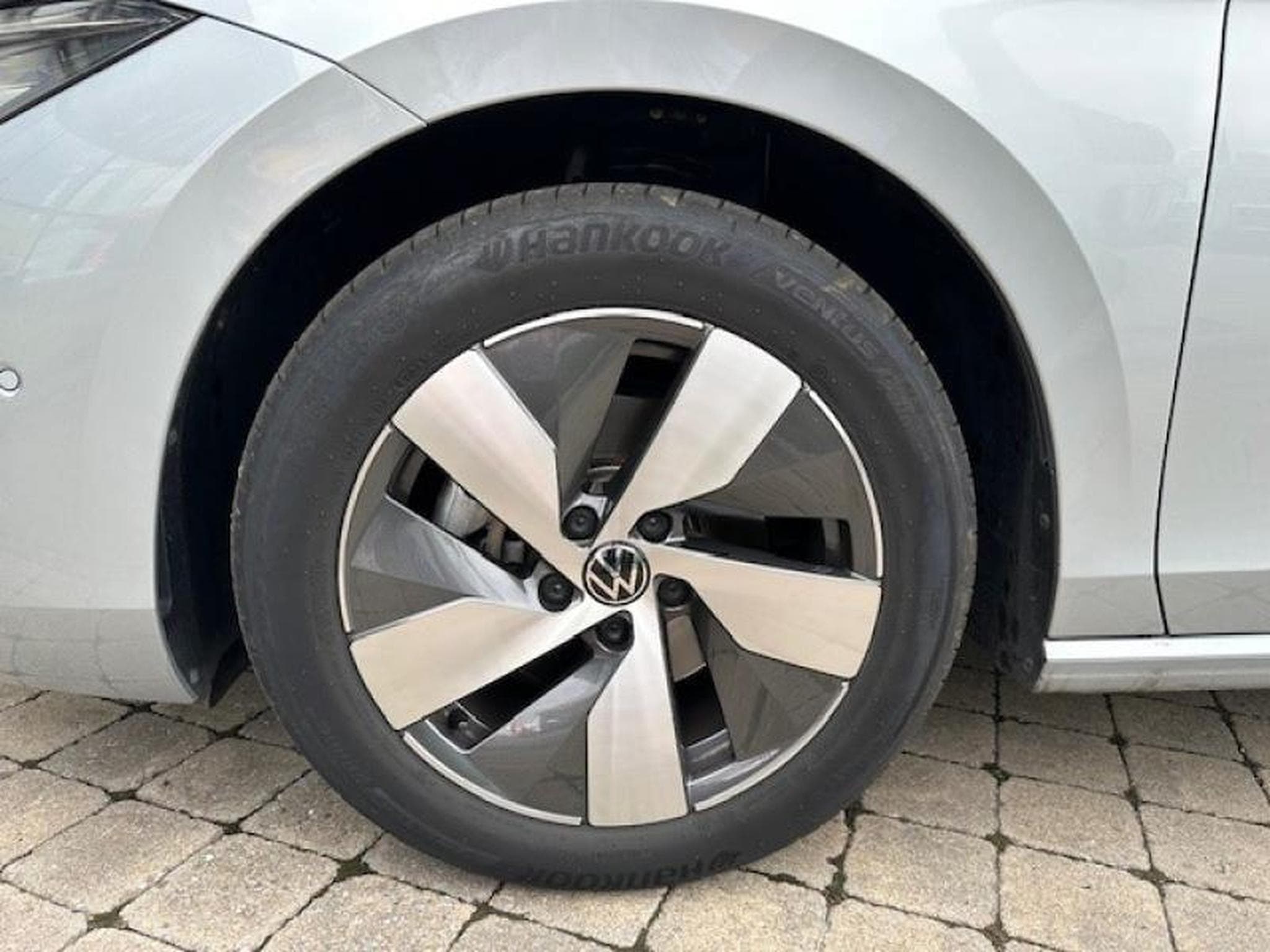 VW Passat Business (2024) - Photo 5