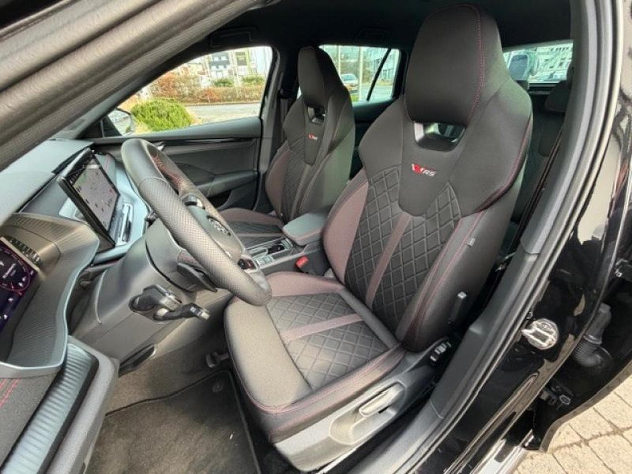 Skoda Octavia COMBI RS (2024) - Foto 13