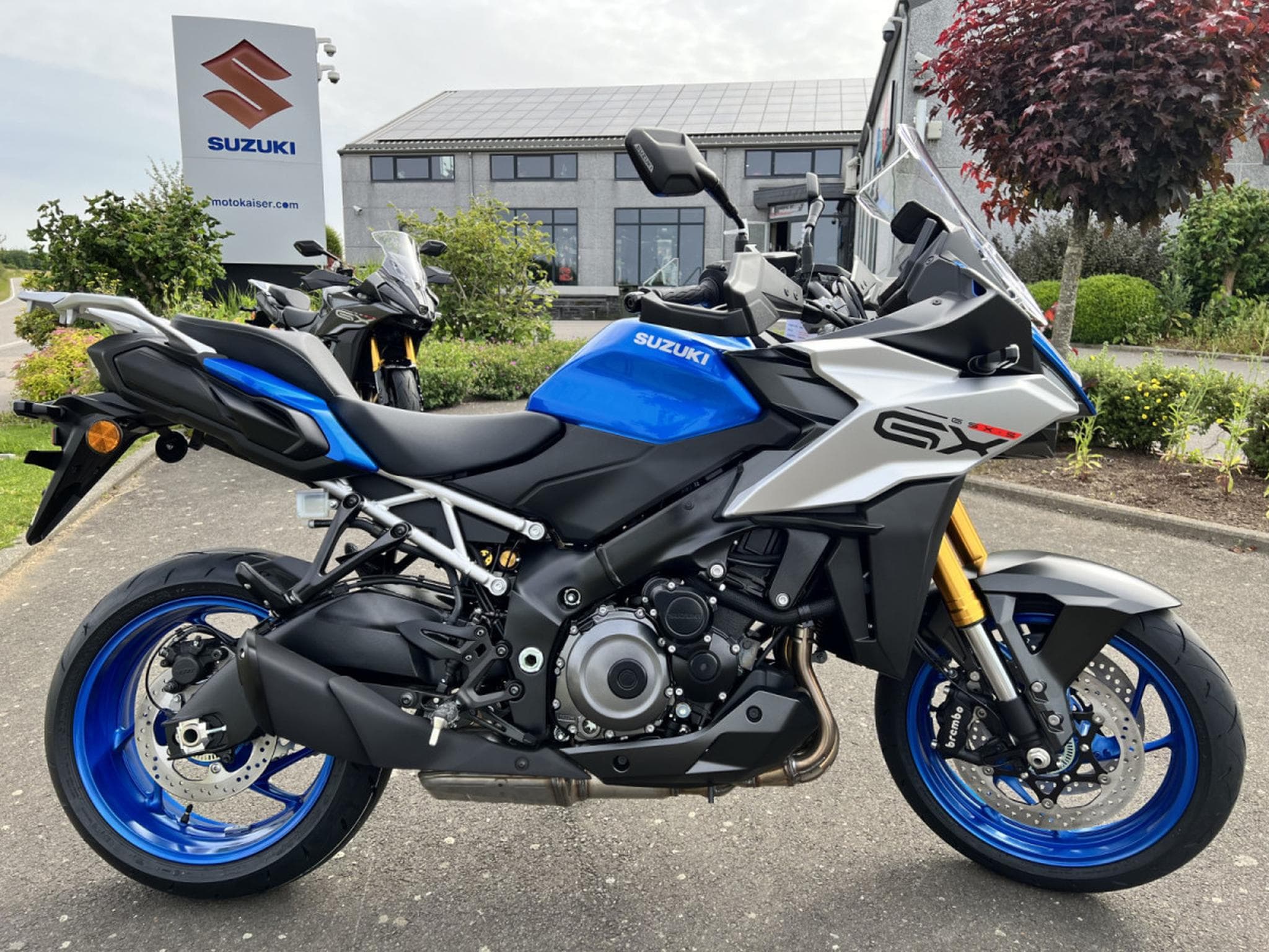 Suzuki GSX-S 1000 GX (2025) - Photo 2