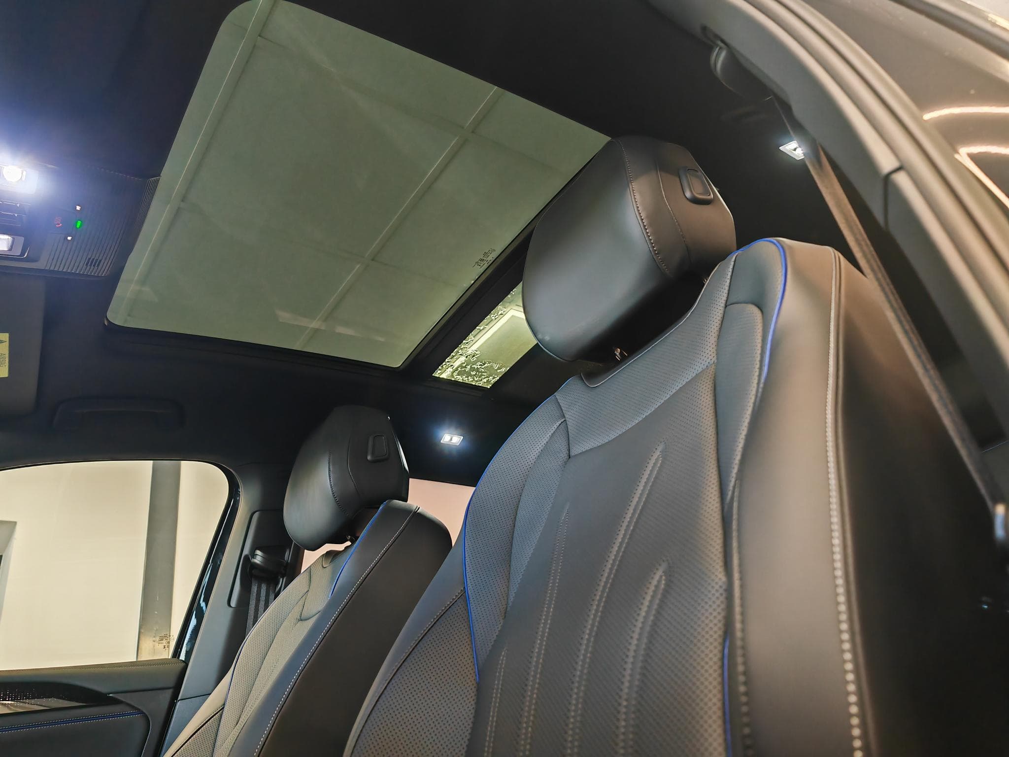 VW Tiguan TIGUAN R LINE LIMITED 1.5 TSI 272CV – TO - FULL OPTIONS (2025) - Photo 11