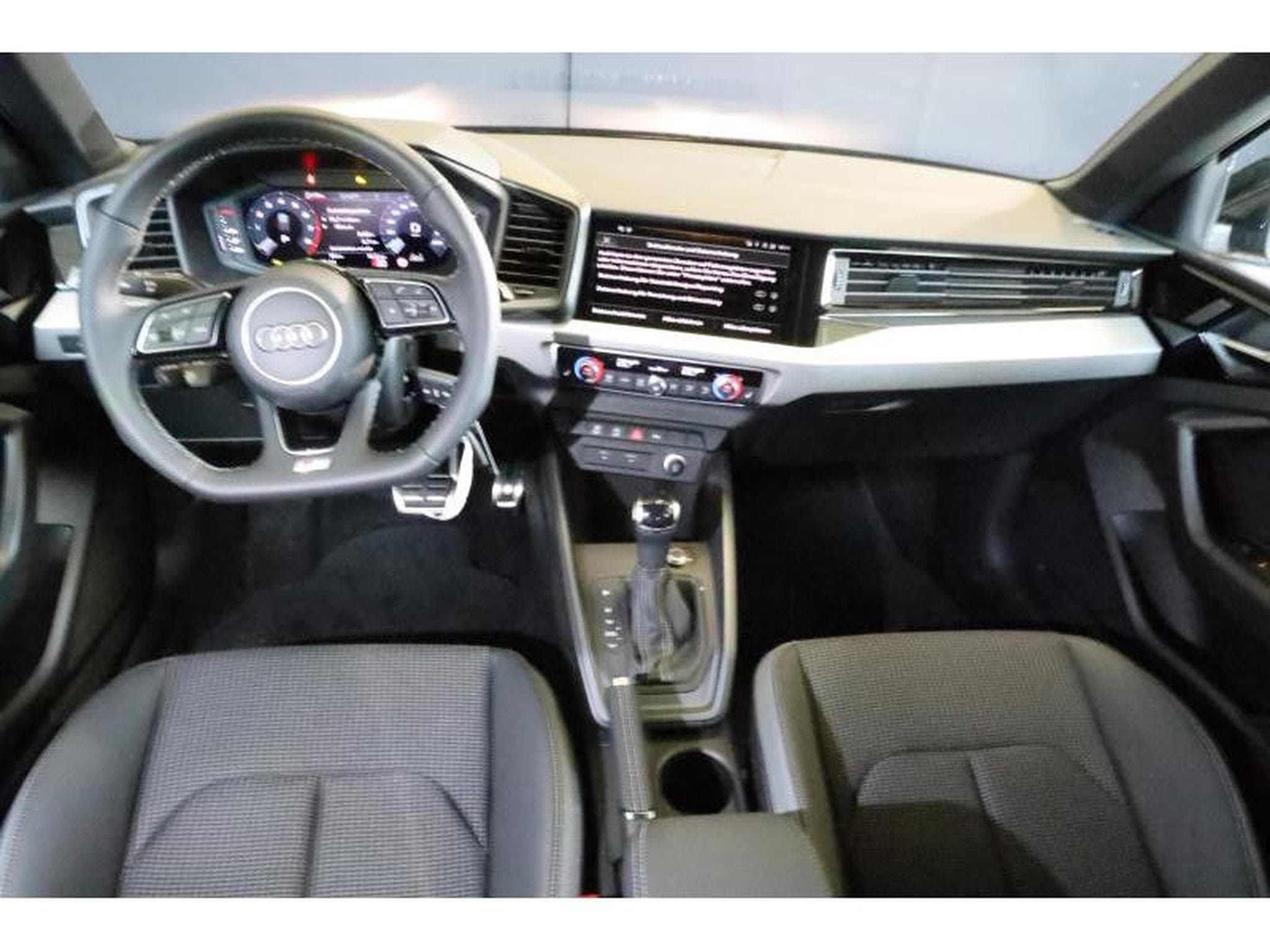 Audi A1 Sportback S-Line (2024) - Foto 4