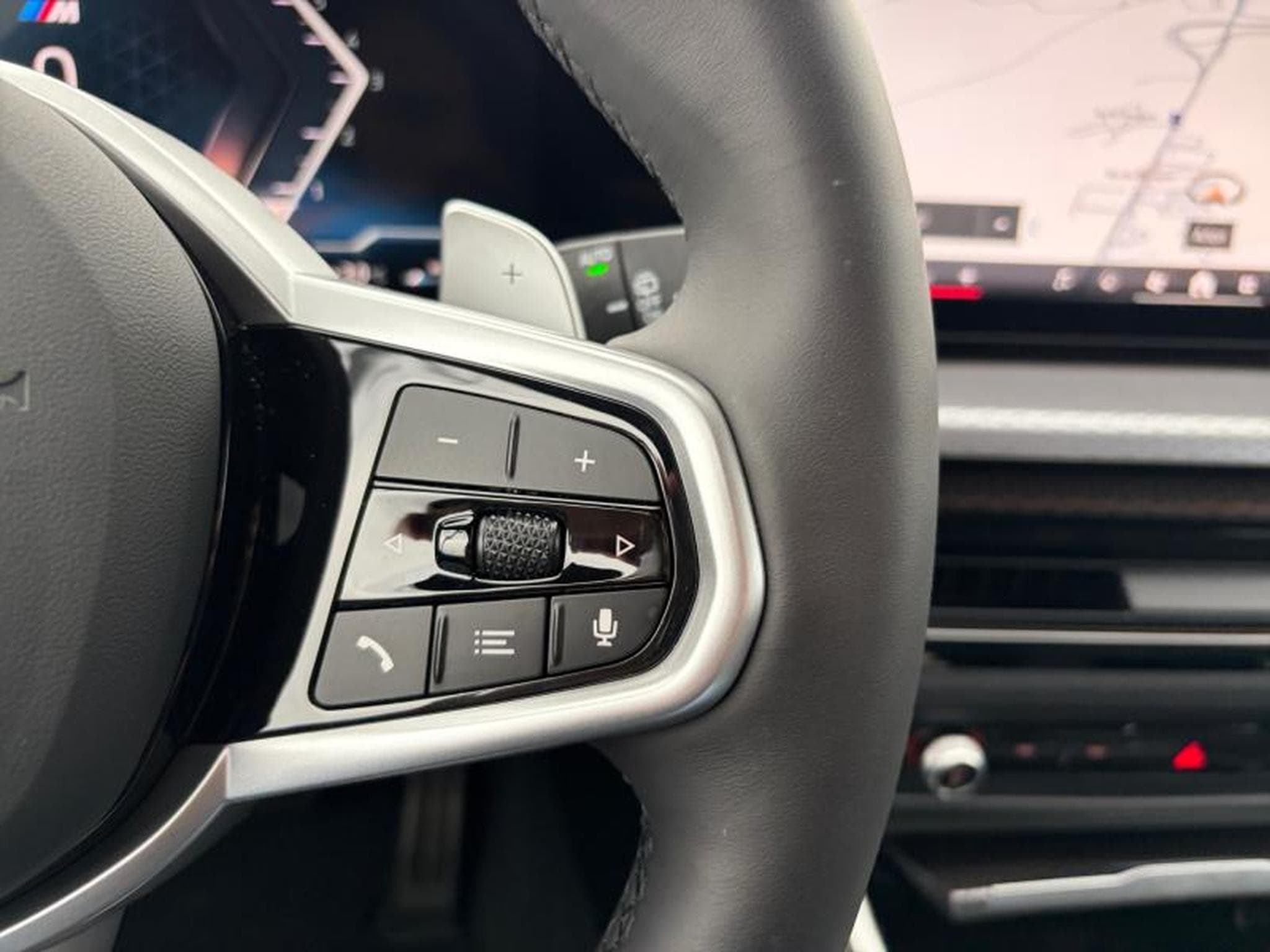 BMW 330 330d xDrive Touring Kit M Sport (2025) - Foto 13