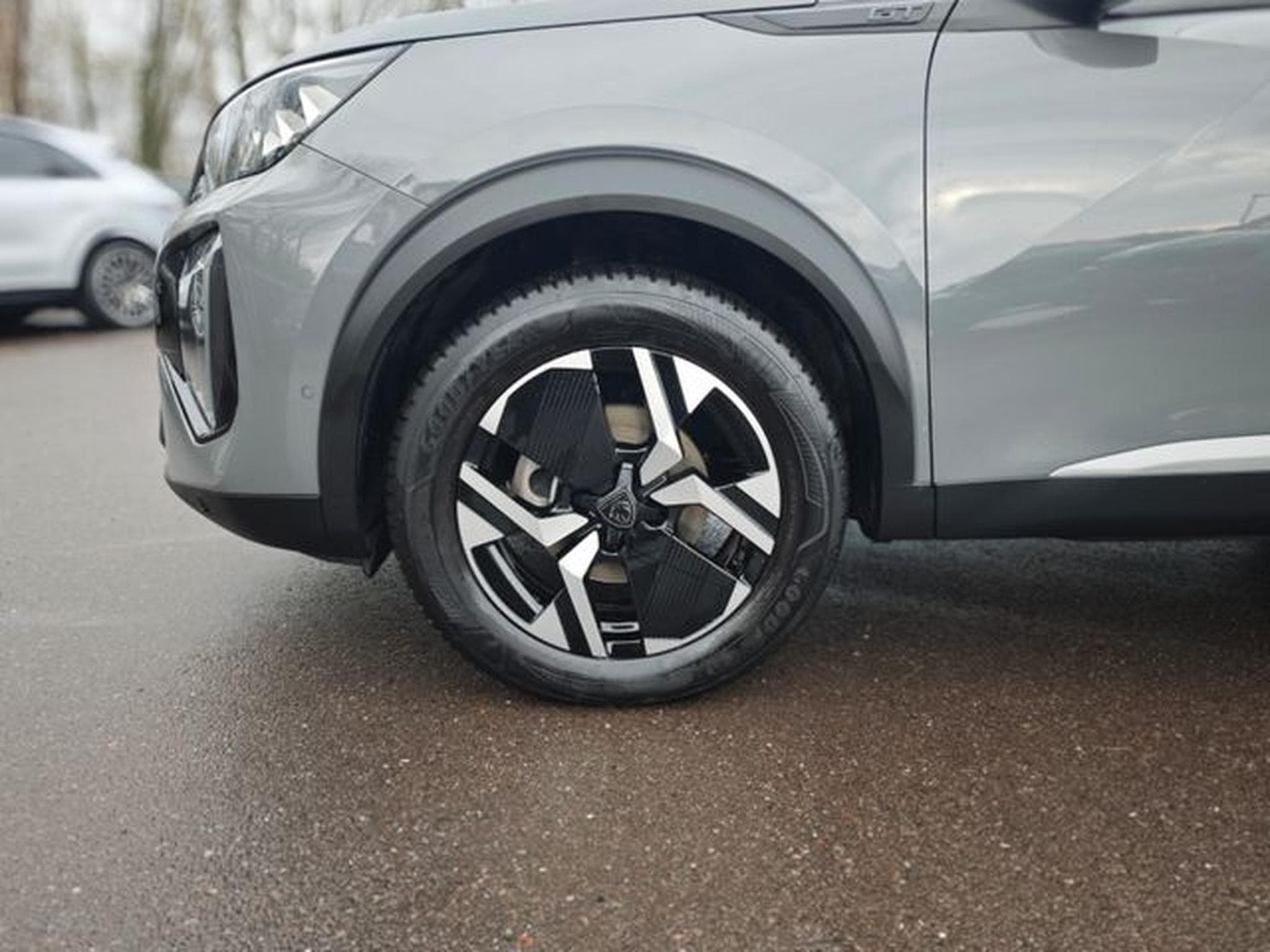 Peugeot 2008 2008 GT*AUT*1.HD*VOLL-LED*KAMERA*ASSIST PACK*TOP (2024) - Photo 11